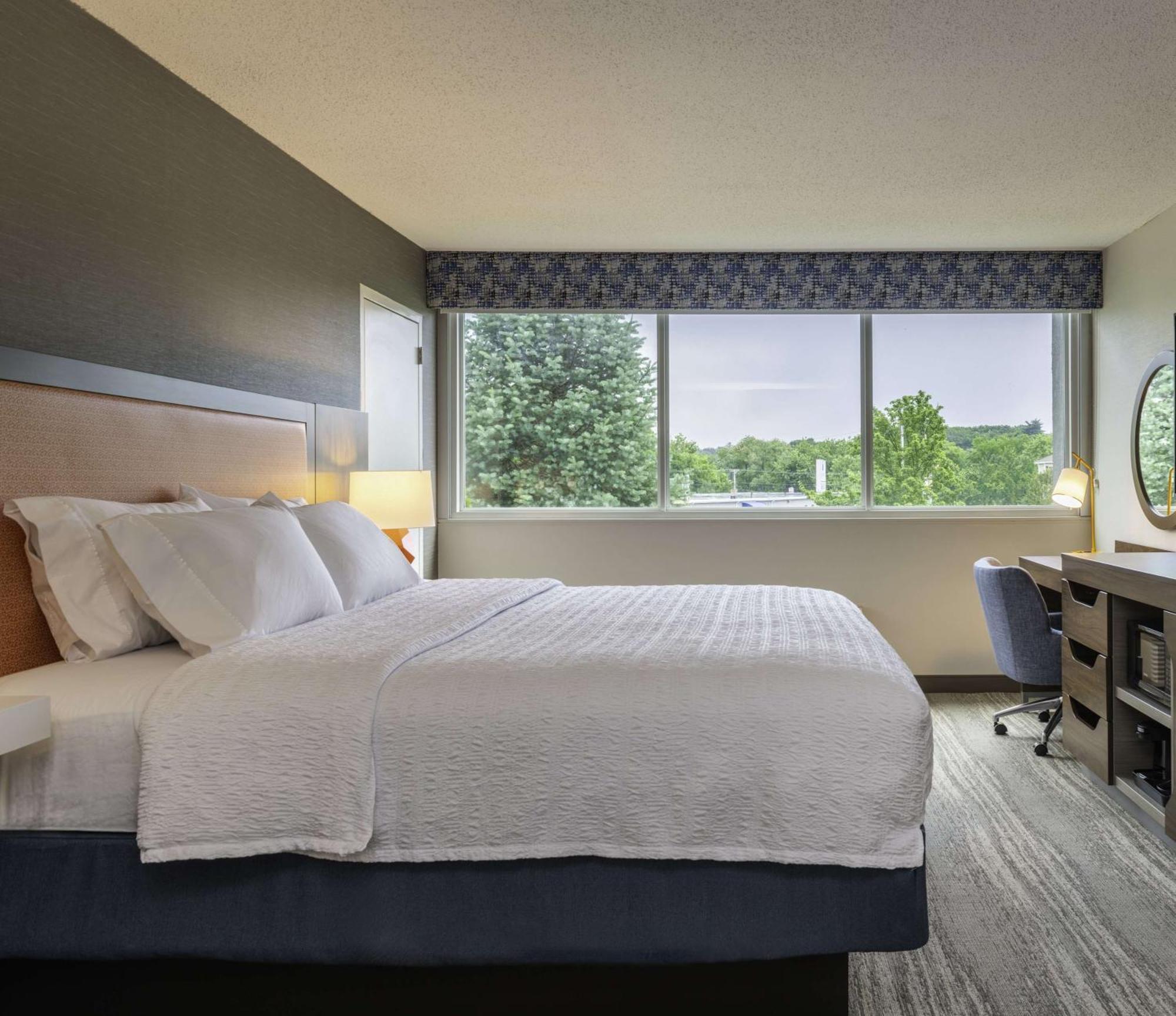 King Room with Microwave and Fridge,1614360359:JPEG