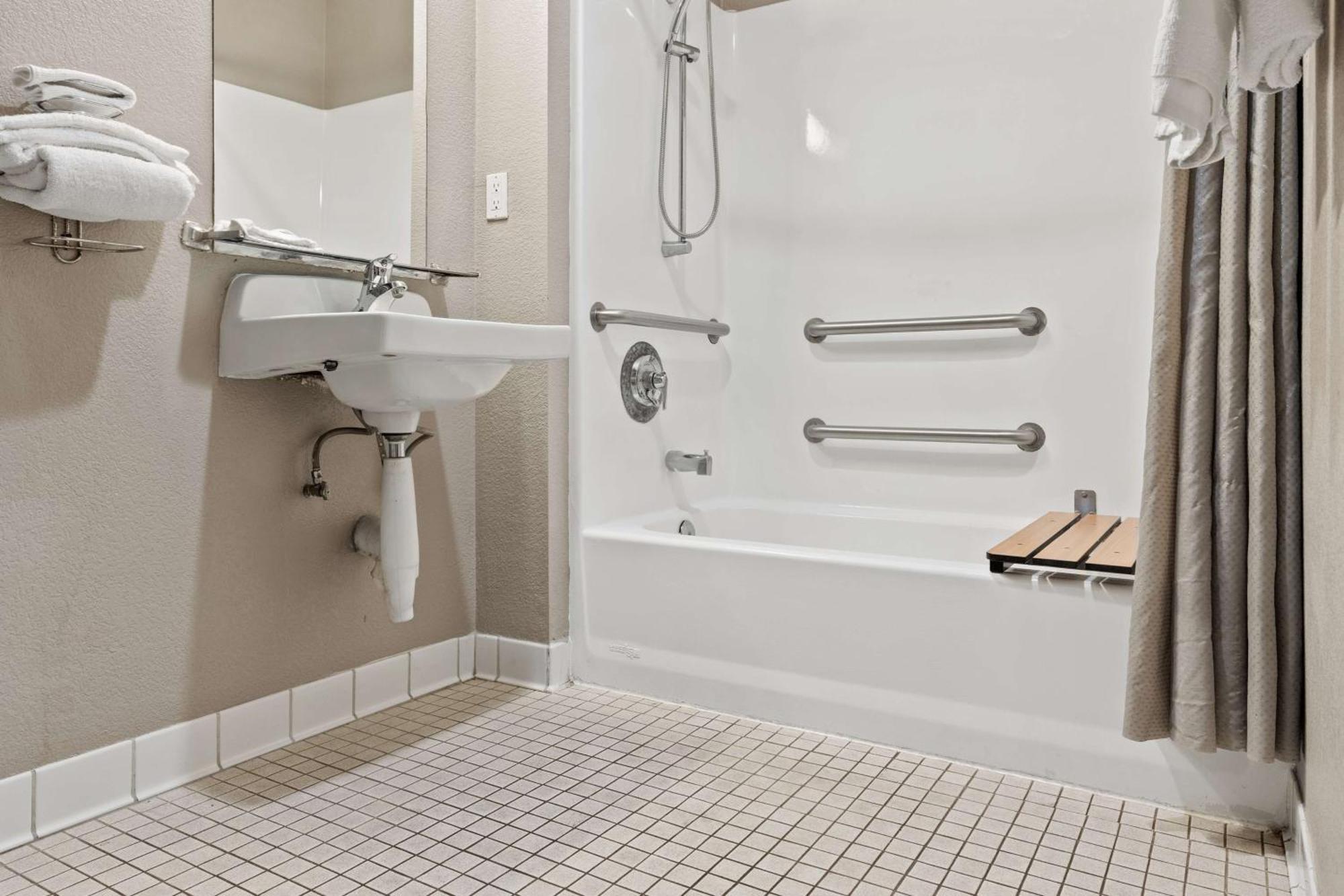 Double Room - Disability Access - Non-Smoking,1623657551:JPEG