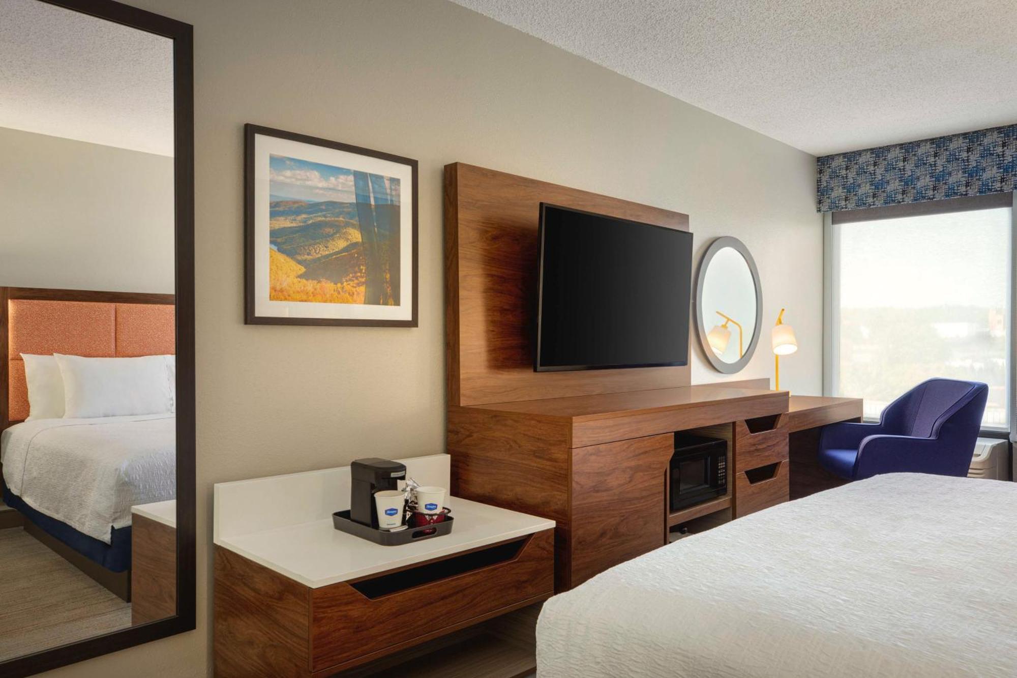 King Room with King Bed - Non-Smoking,1624779371:JPEG