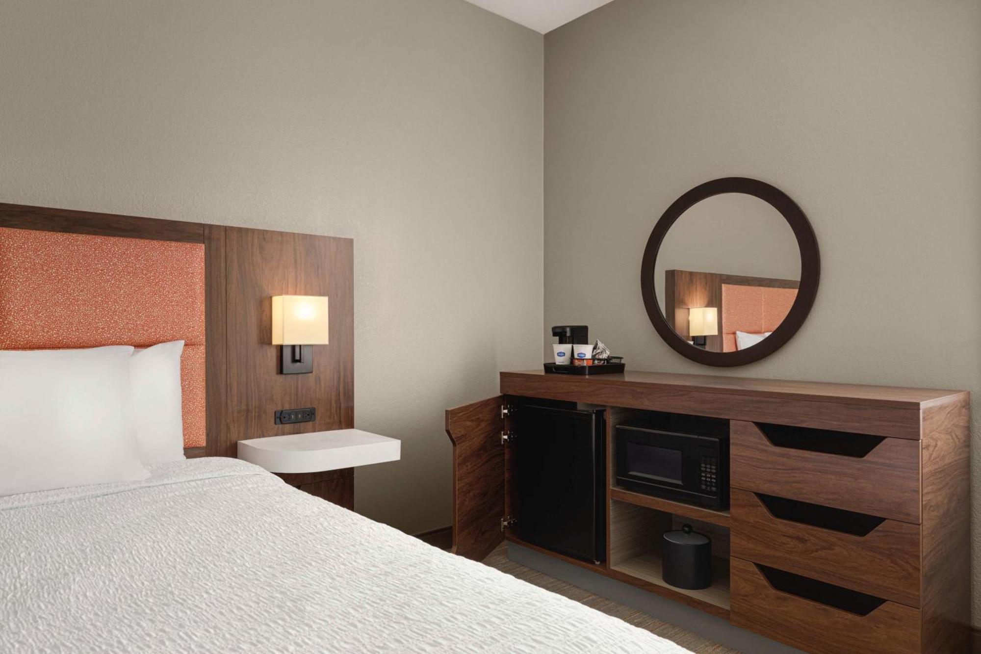 King Room - Mobility Access/Non-Smoking,1624779380:JPEG