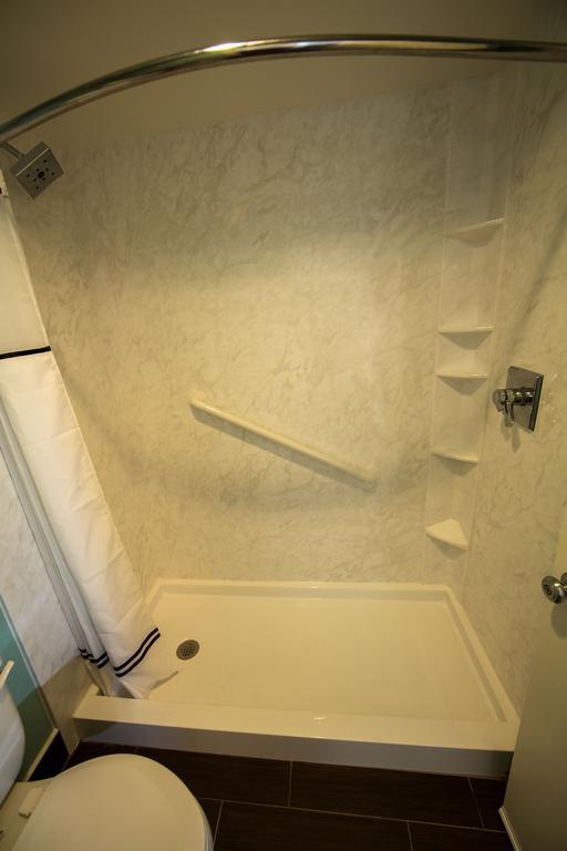 Queen Room with Two Queen Beds - Non Smoking,253803153:JPEG