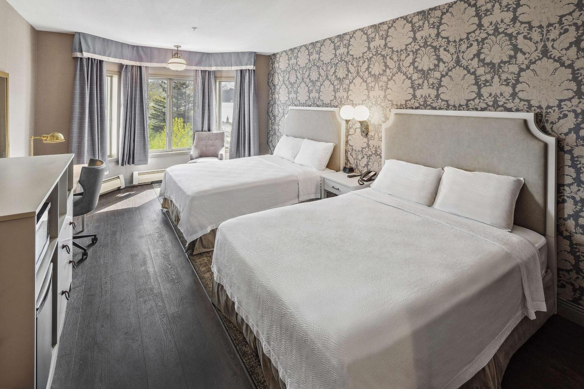 Deluxe Queen Room with Two Queen Beds