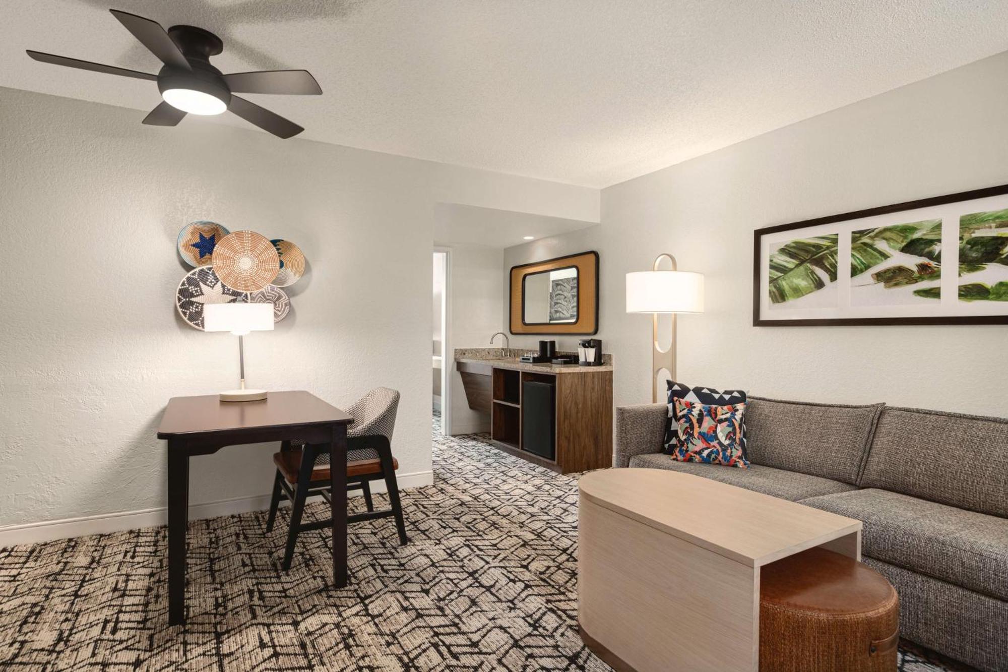 King Suite with Accessible Tub - Mobility and Hearing Access/Non-Smoking,1629893607:JPEG