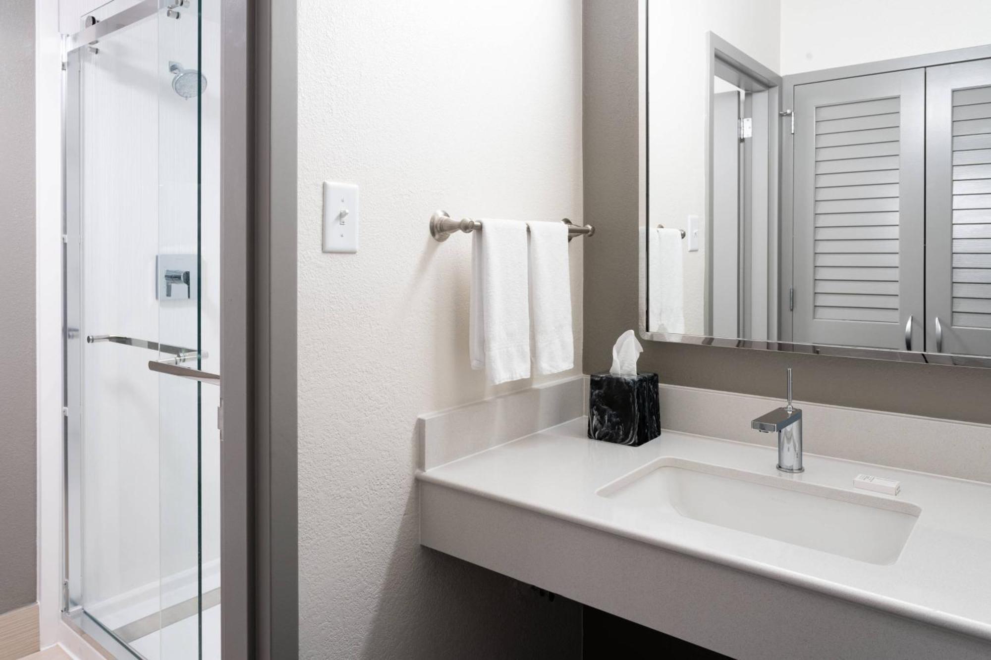 King Suite with Sofa Bed,1632223451:JPEG