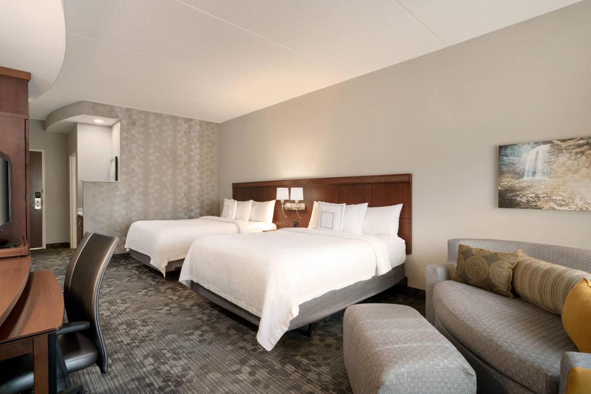 Queen Room with Two Queen Beds and Bathtub - Mobility Access/Hearing Accessible