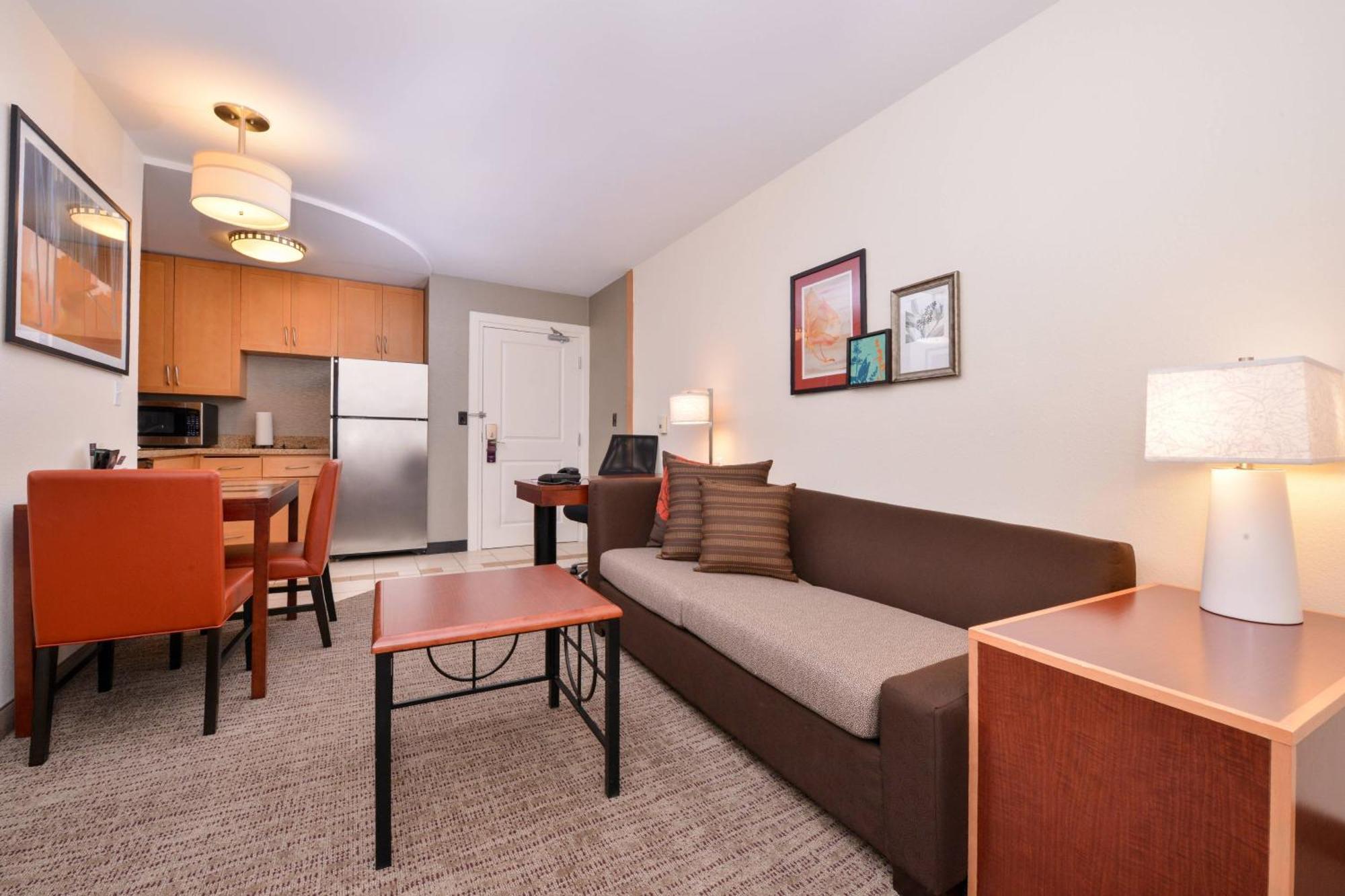 One-Bedroom King Suite,1634424660:JPEG