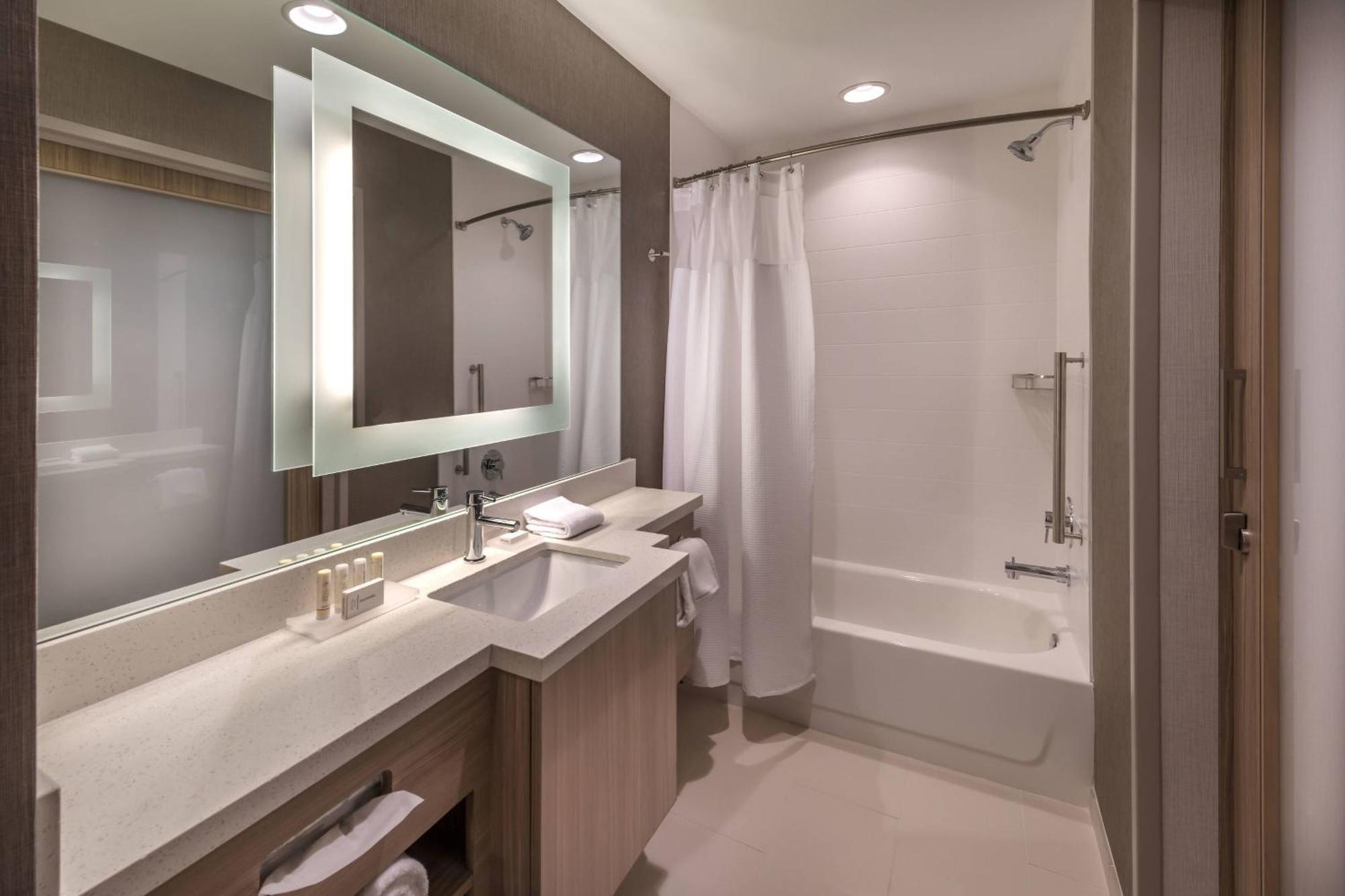 Queen Suite with Two Queen Beds and Trundle Sofa - Hearing Accessible
