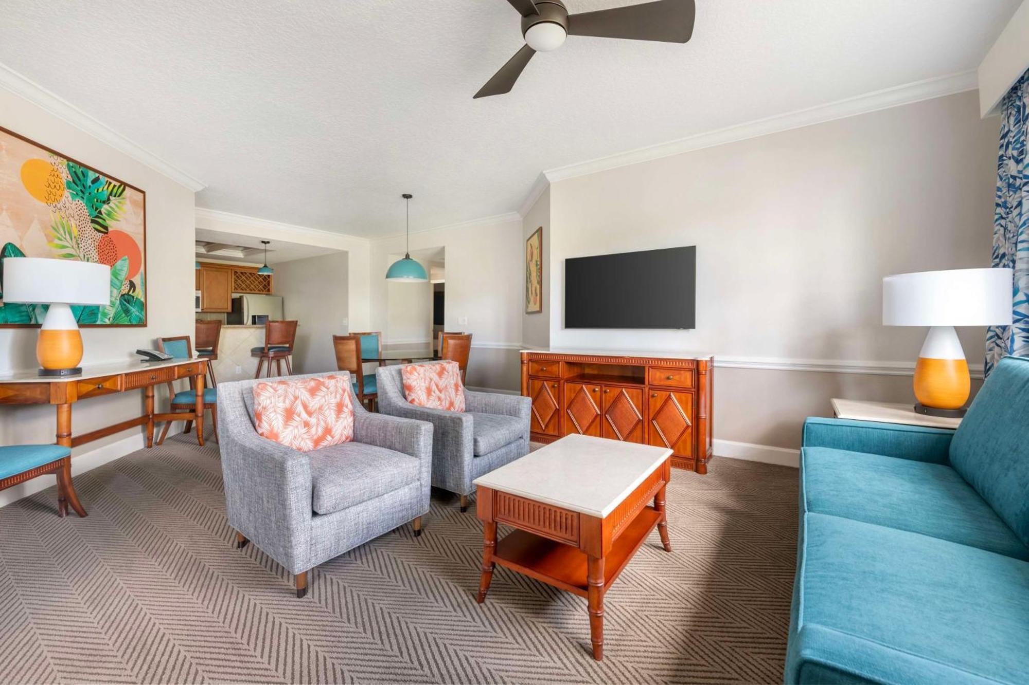 Two-Bedroom King Suite with Queen Bed