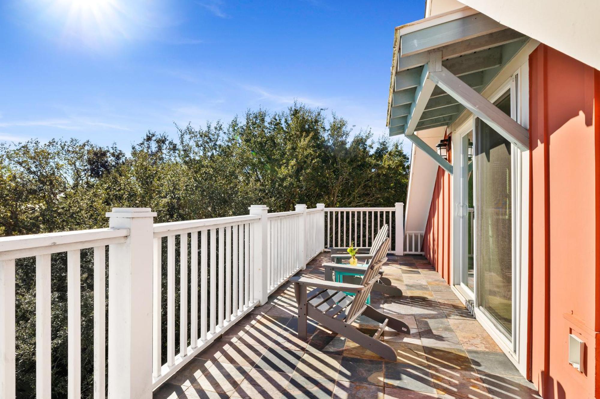 Top Floor King Suite with Ocean View,1637752891:JPEG