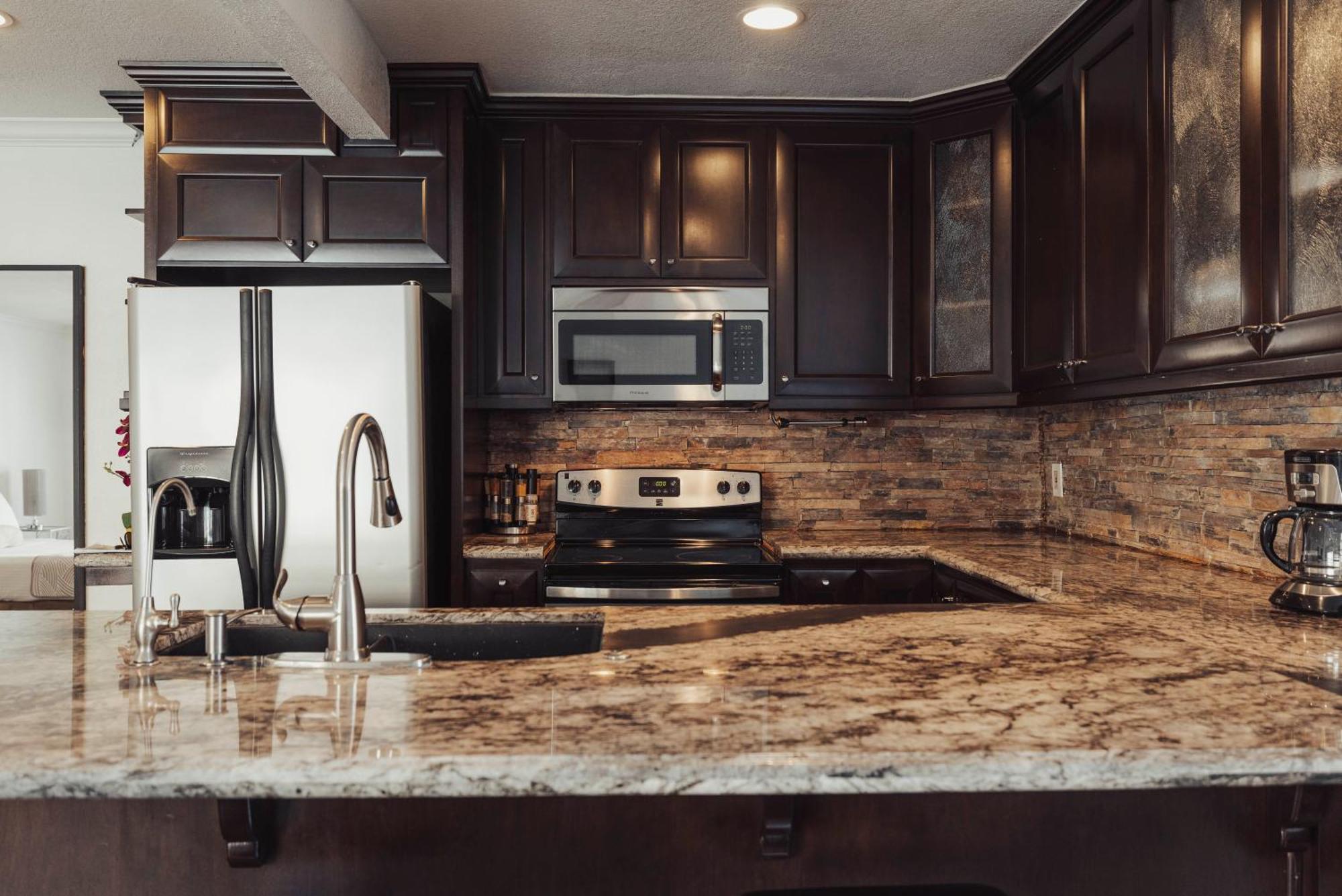 Dixie Family Suite 237,1642317607:JPEG