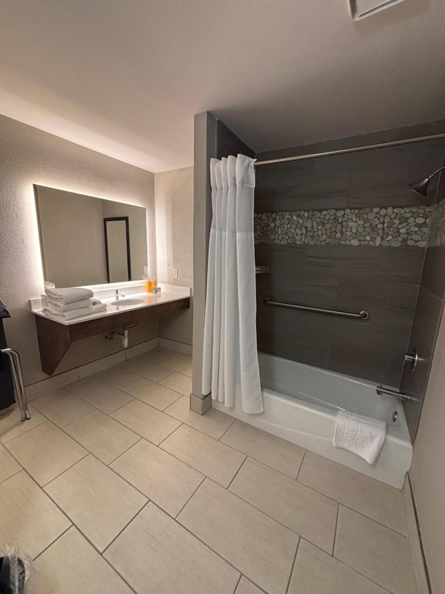 Double Room - Disability Access,1642335494:JPEG