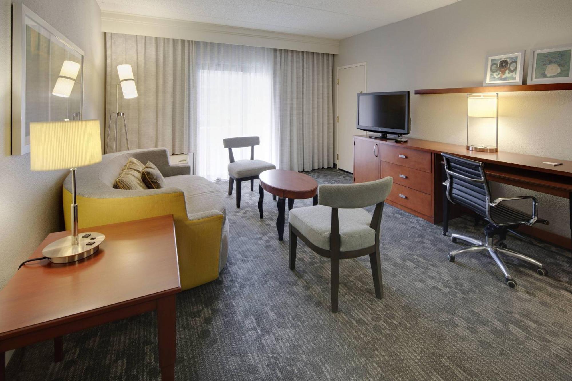 One-Bedroom King Suite,1643160837:JPEG