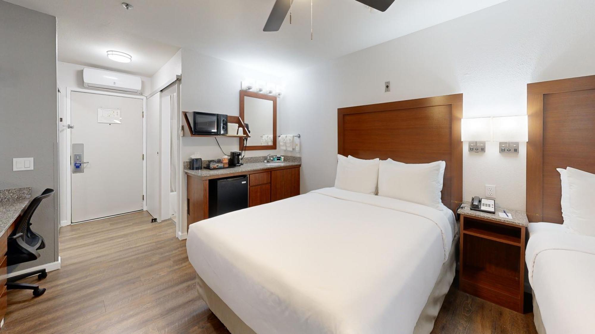 Standard Room Two Double Beds Non-Smoking,1646887785:JPEG