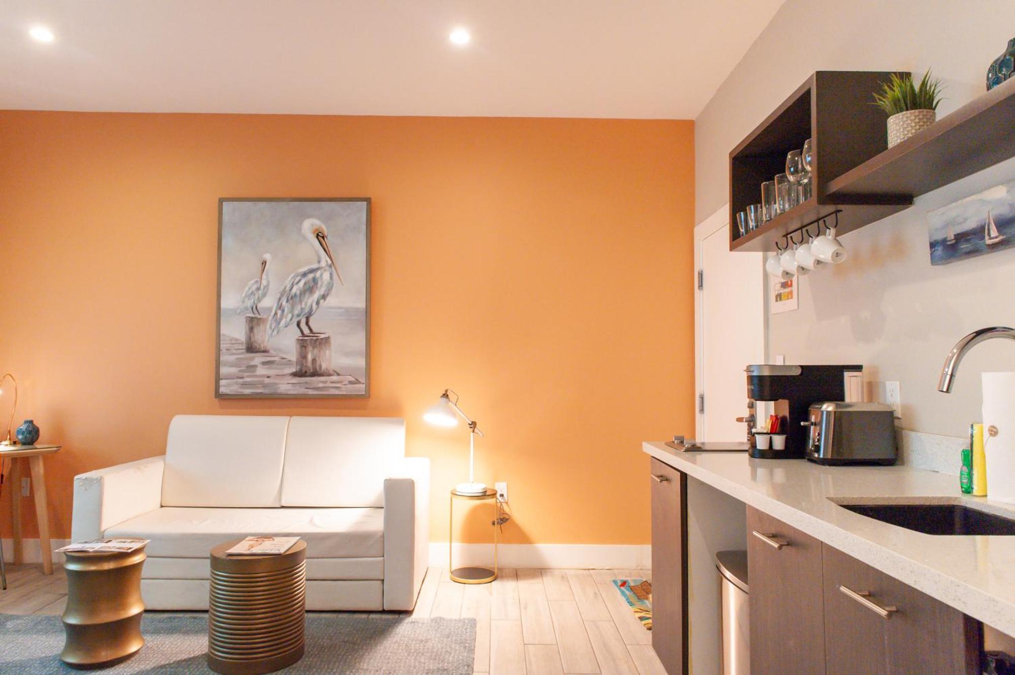 One Bedroom Queen Suite,1646928813:JPEG