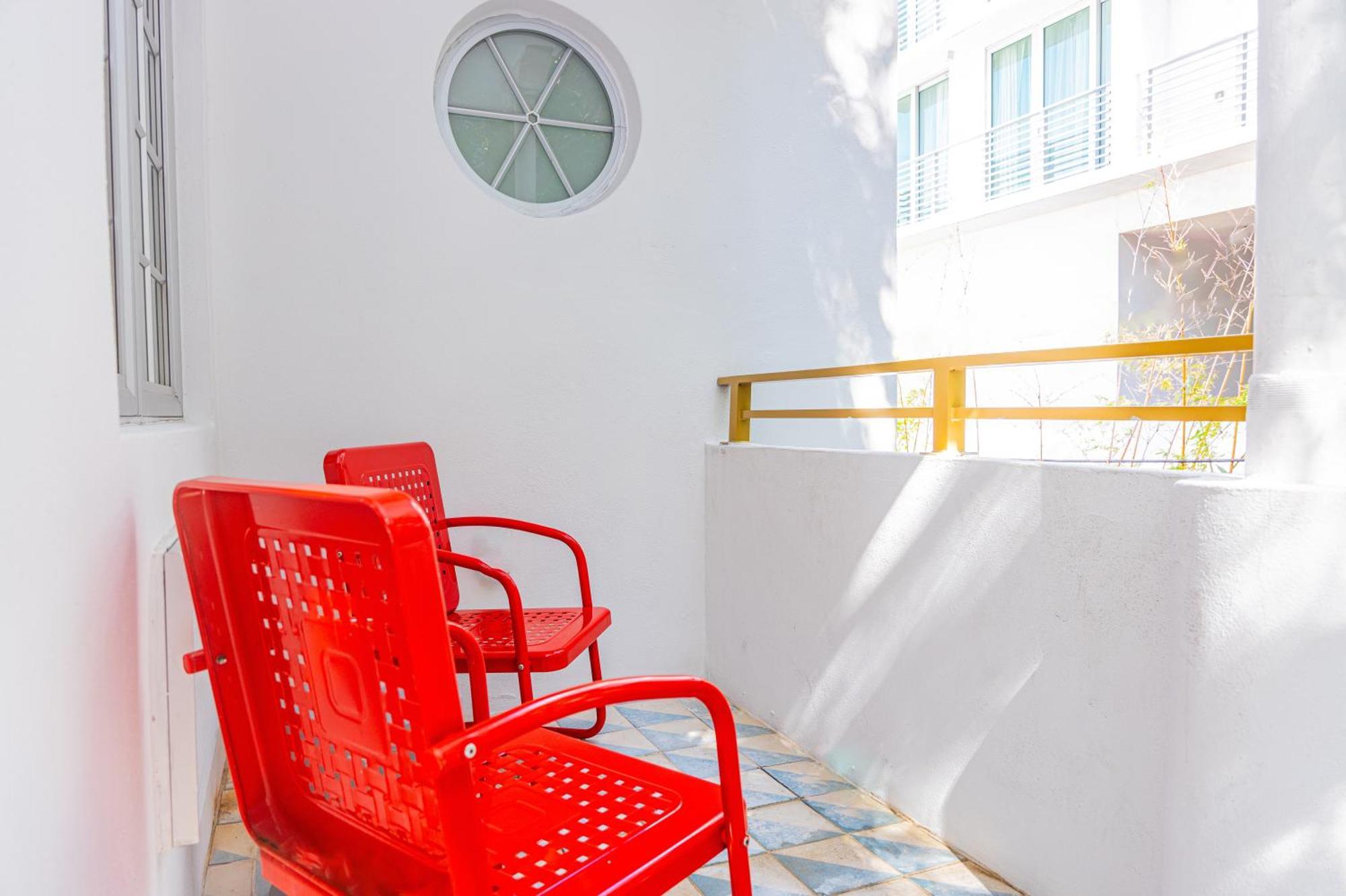 Queen Studio,1646928832:JPEG