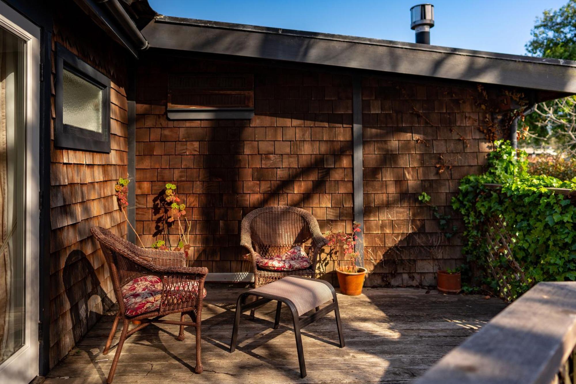 Headlands Hideaway Deluxe King Room
