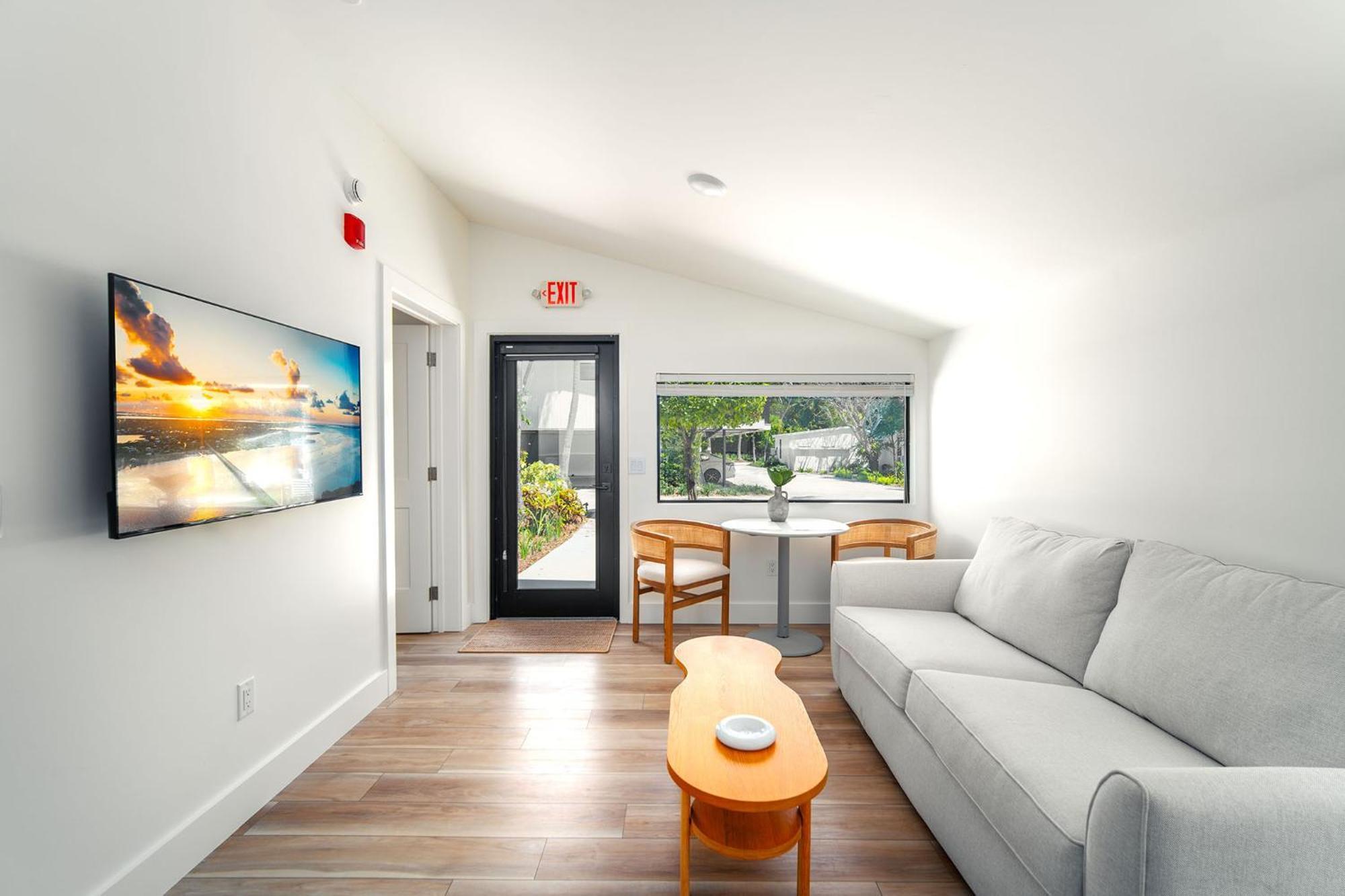One Bedroom Queen Cottage (ADA Accessible)