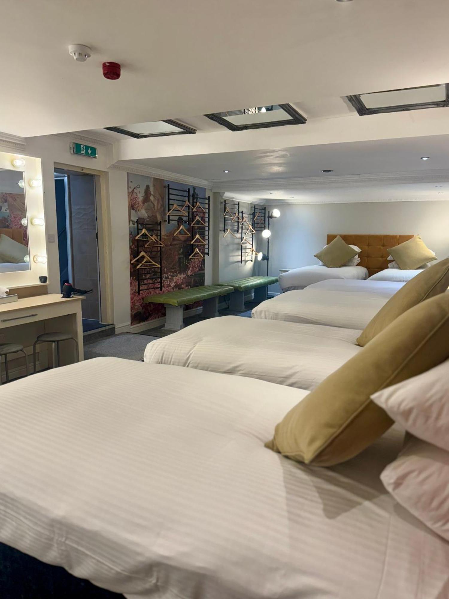 Party Pad,1652756754:JPEG