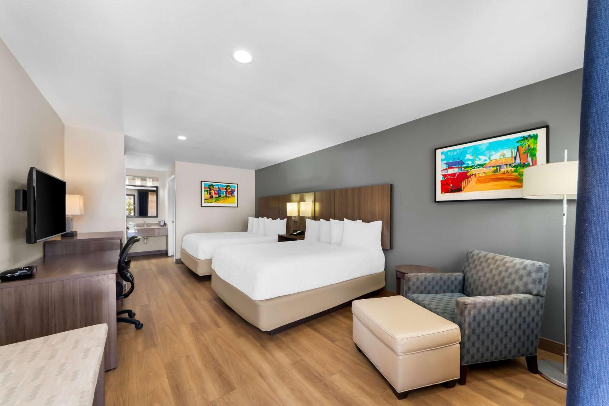 Queen Room with Two Queen Beds - Non-Smoking