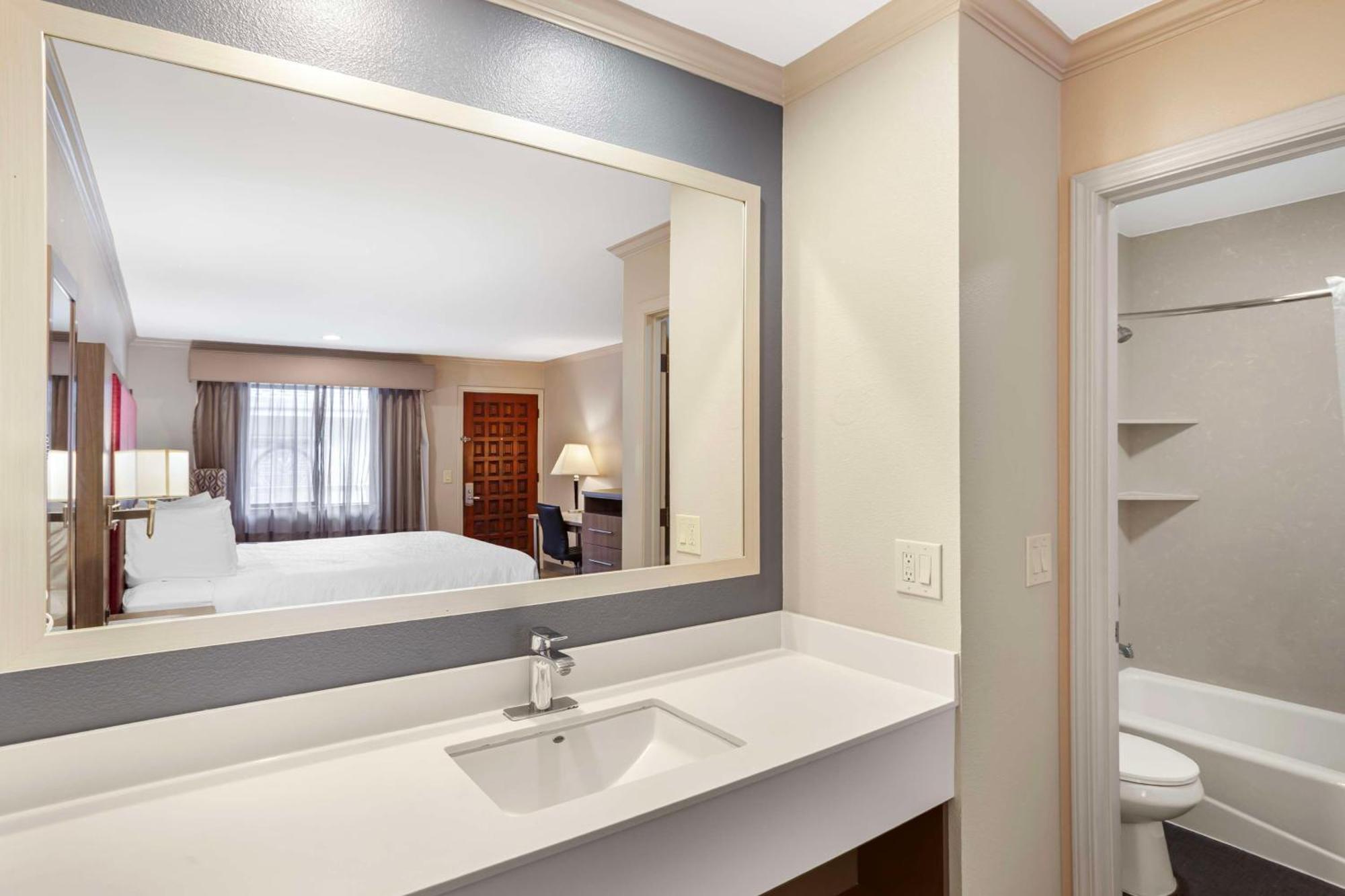 King Room - Non-Smoking,1658794861:JPEG