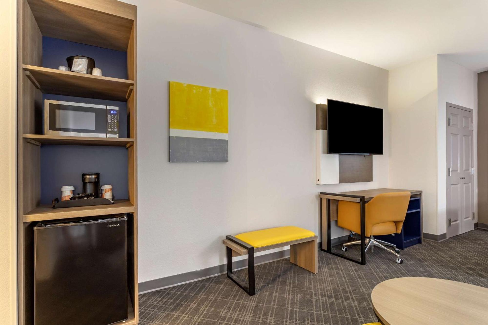 King Suite - Non-Smoking,1661663165:JPEG