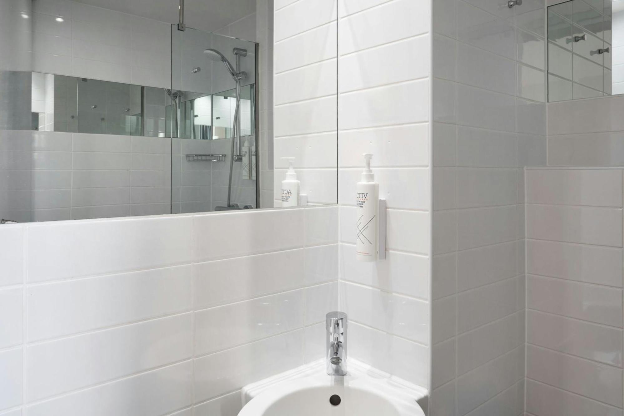 Standard Double Room with Bunk Bed and City View,1666033812:JPEG