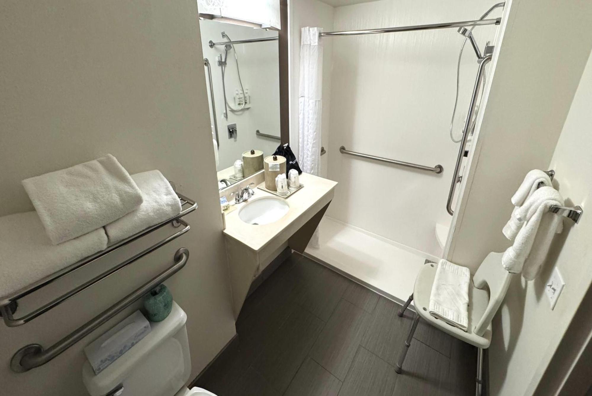 Queen Room with Two Queen Beds - Mobility Access/Non-Smoking,1666647140:JPEG