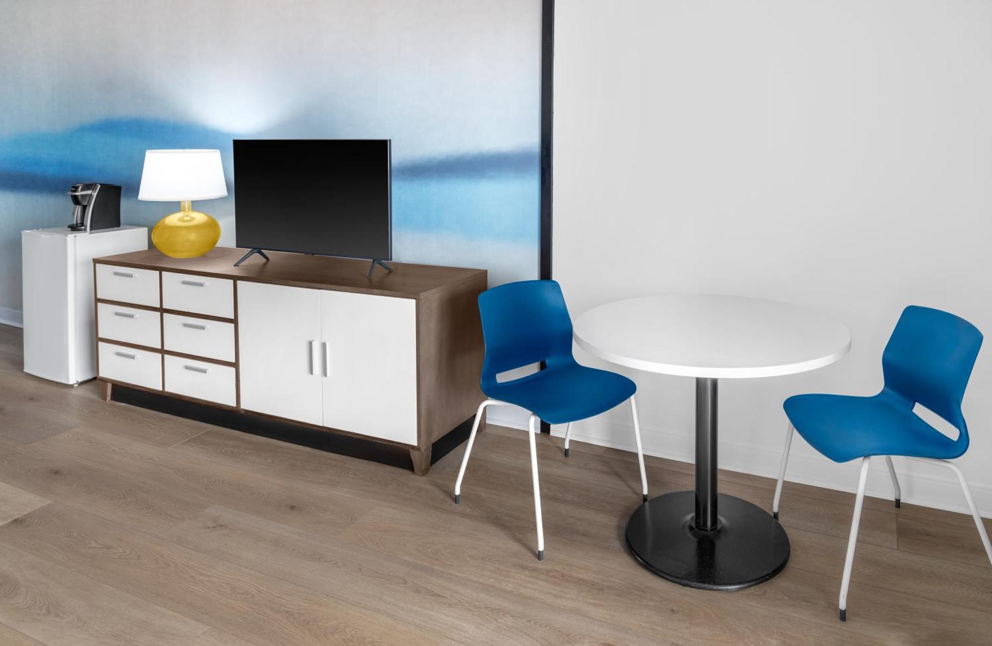 Standard Queen Room - No View,1669830088:JPEG