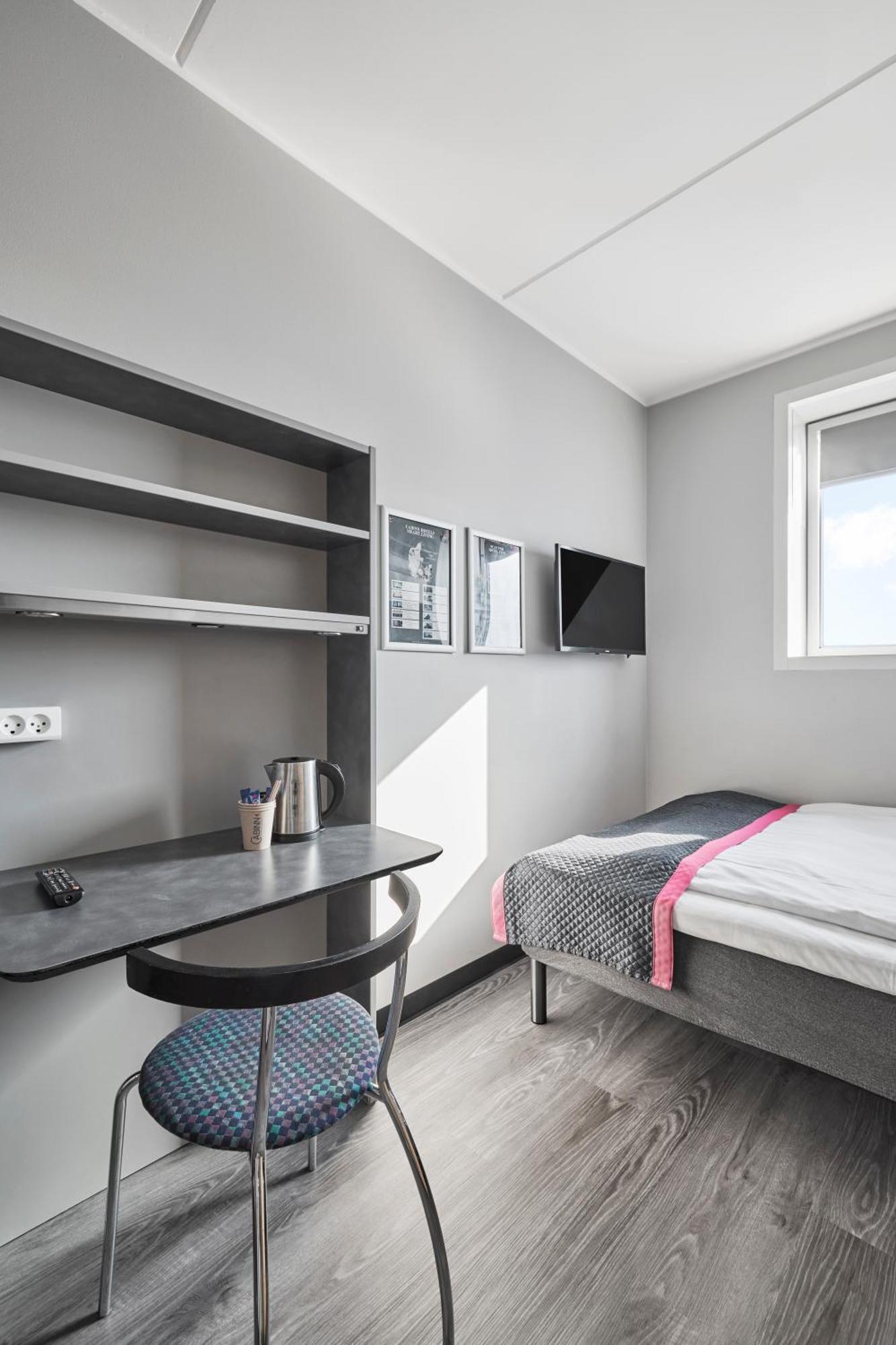 Standard Queen Room with Extra Bed