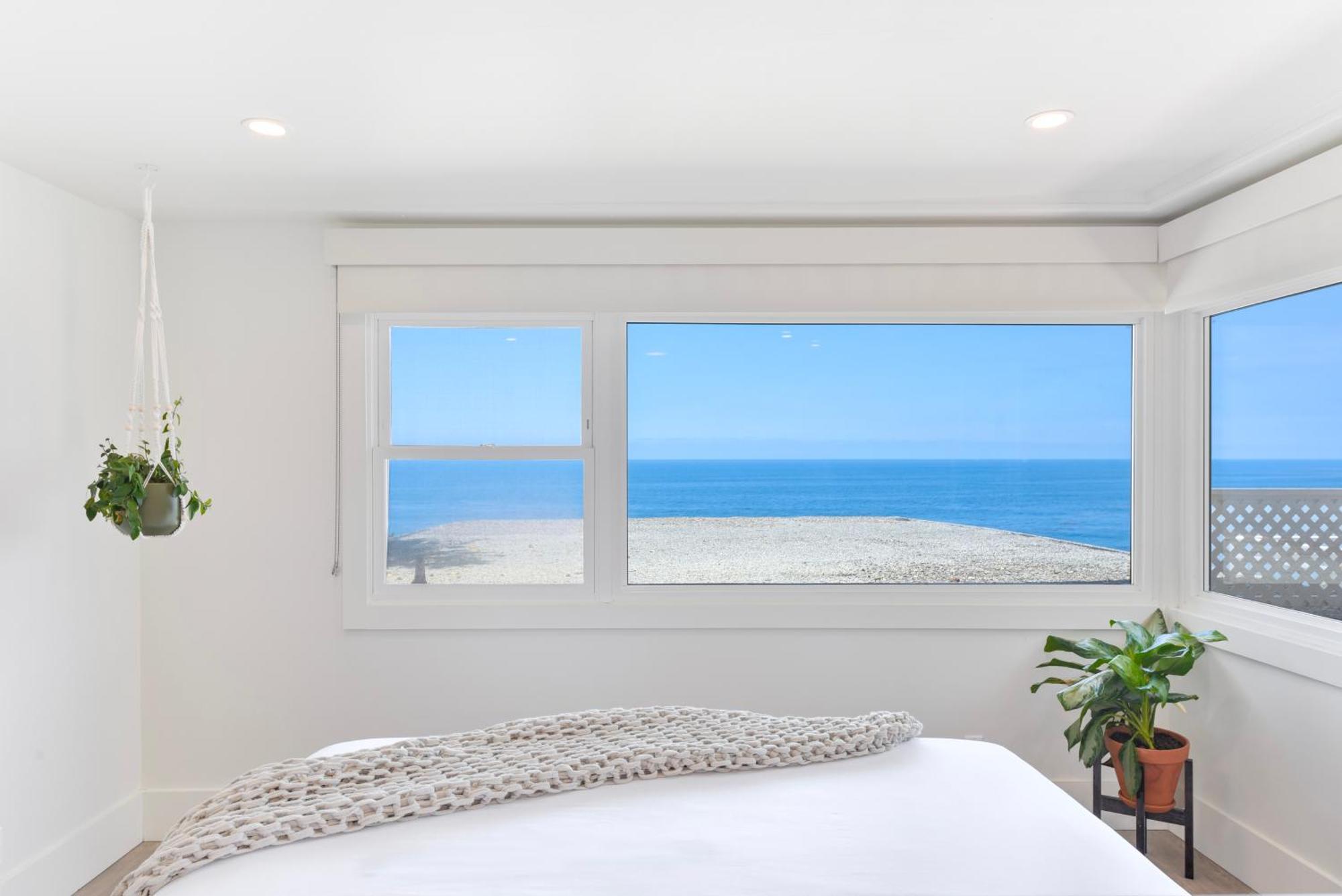 Peaceful Ocean View King Room