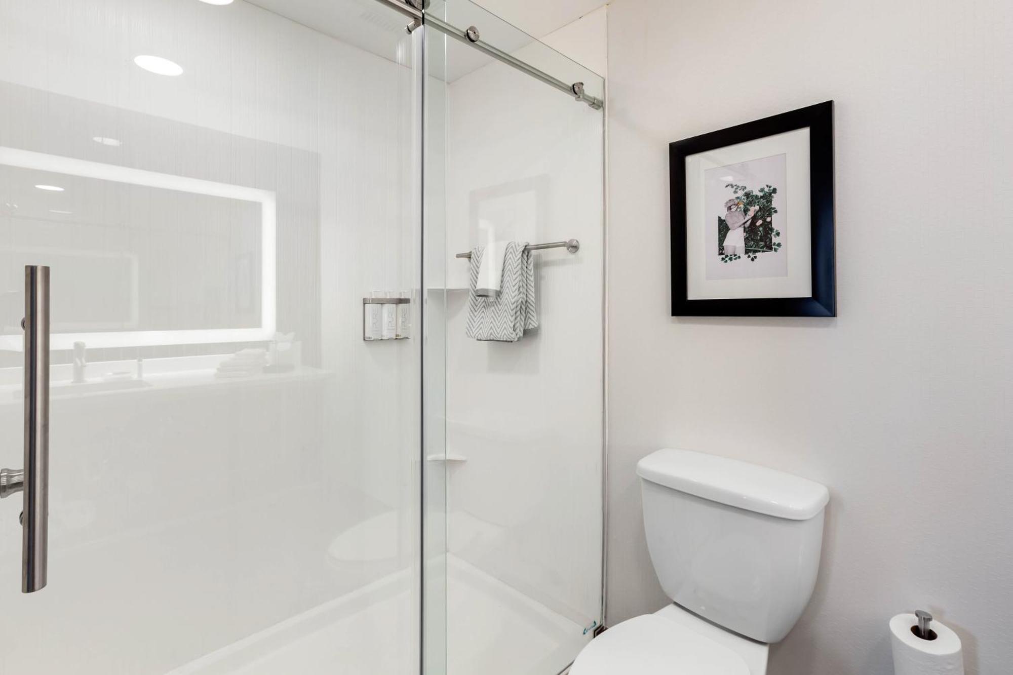 King Suite with Living Room - Non Smoking,1679654152:JPEG