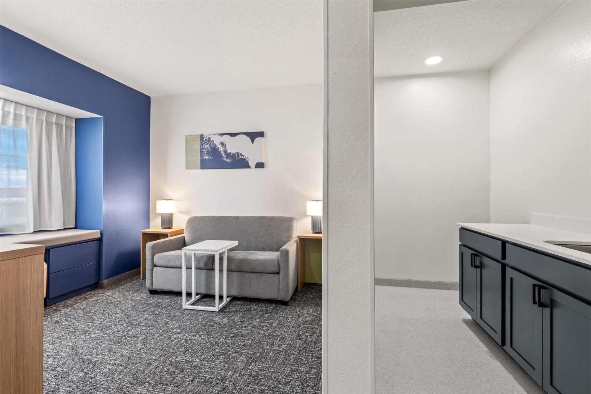 Queen Suite,1673658818:JPEG