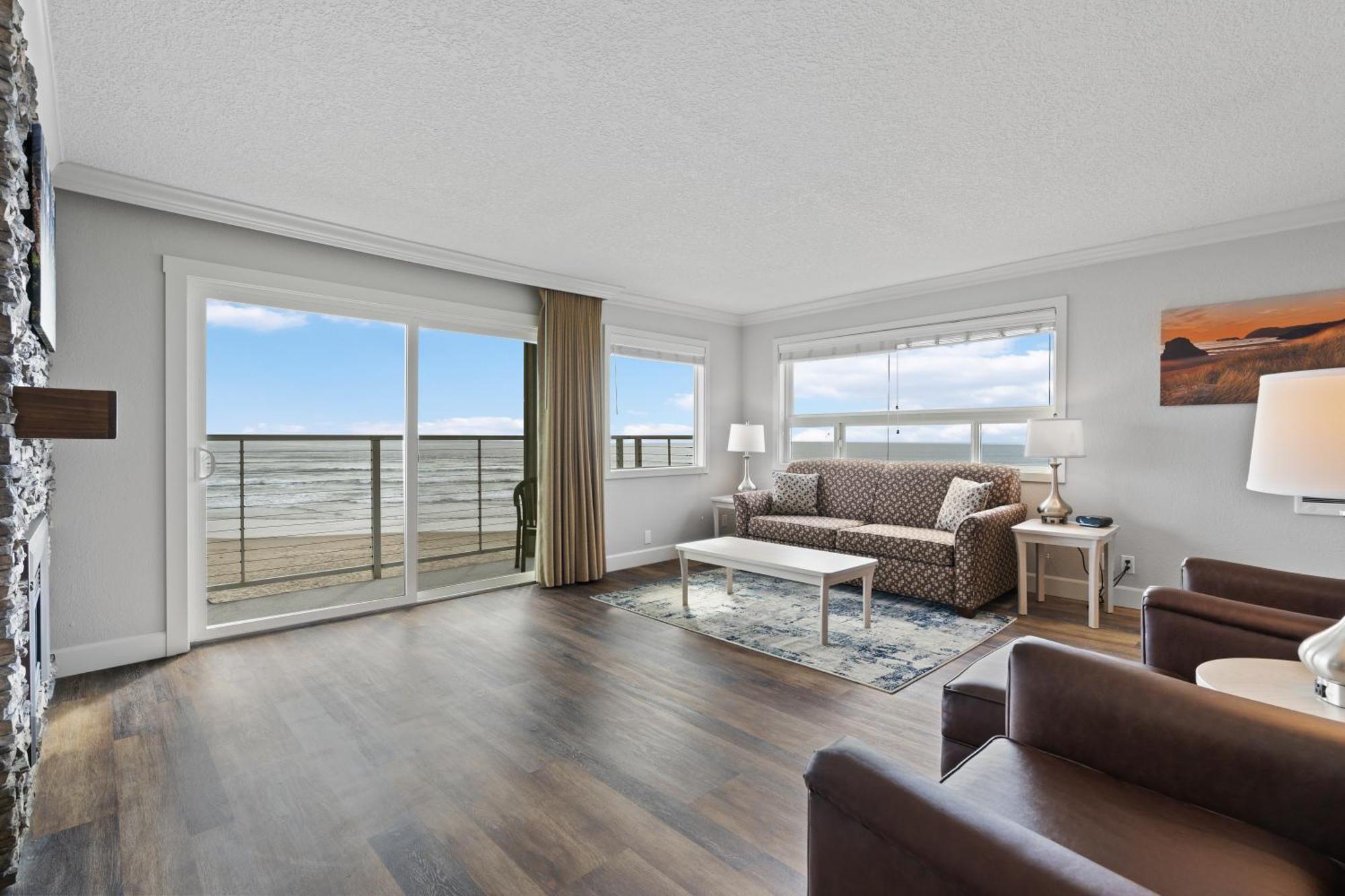 Suite with Balcony,1681754017:JPEG