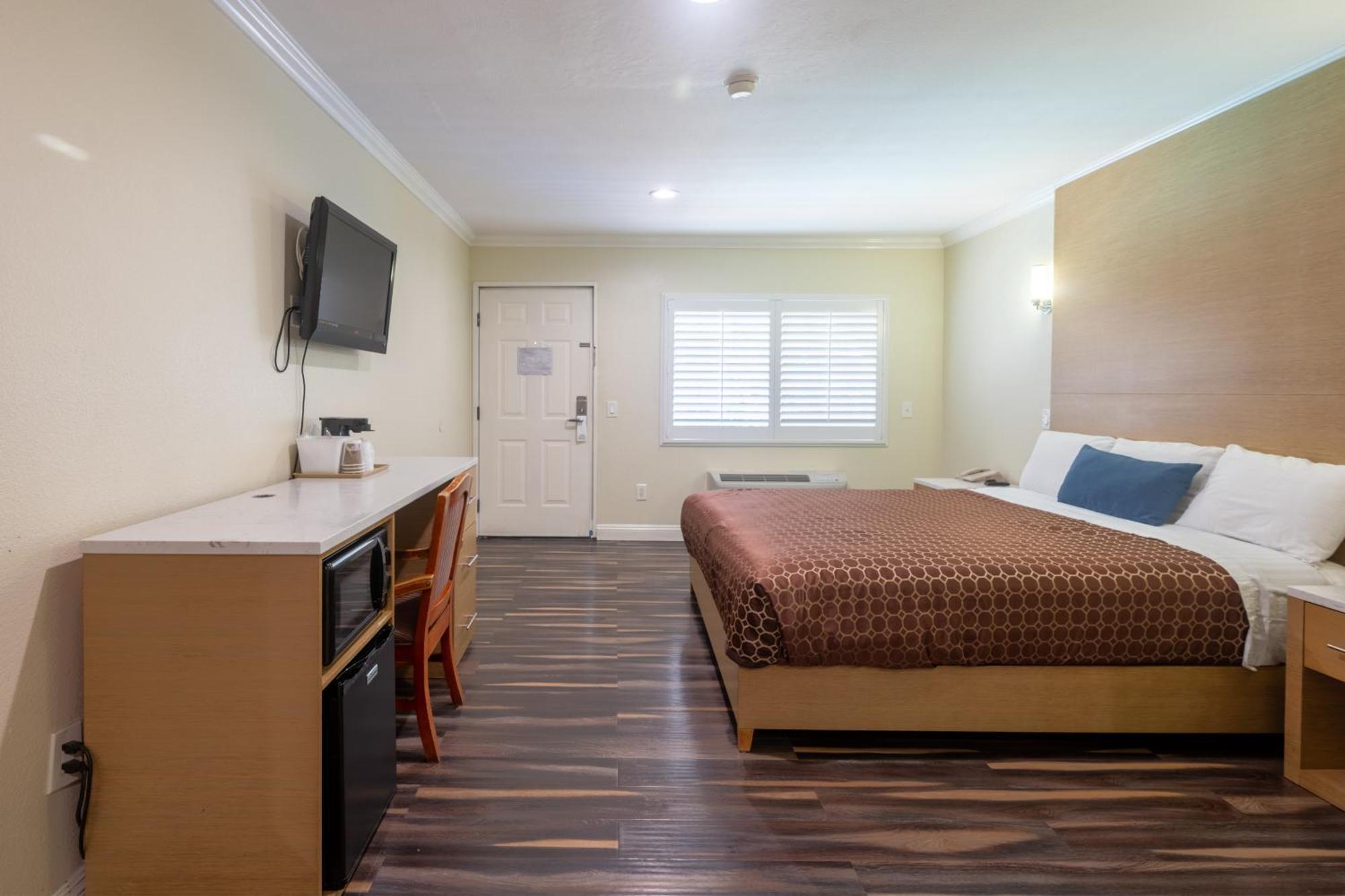 Superior King Room,1678631509:JPEG