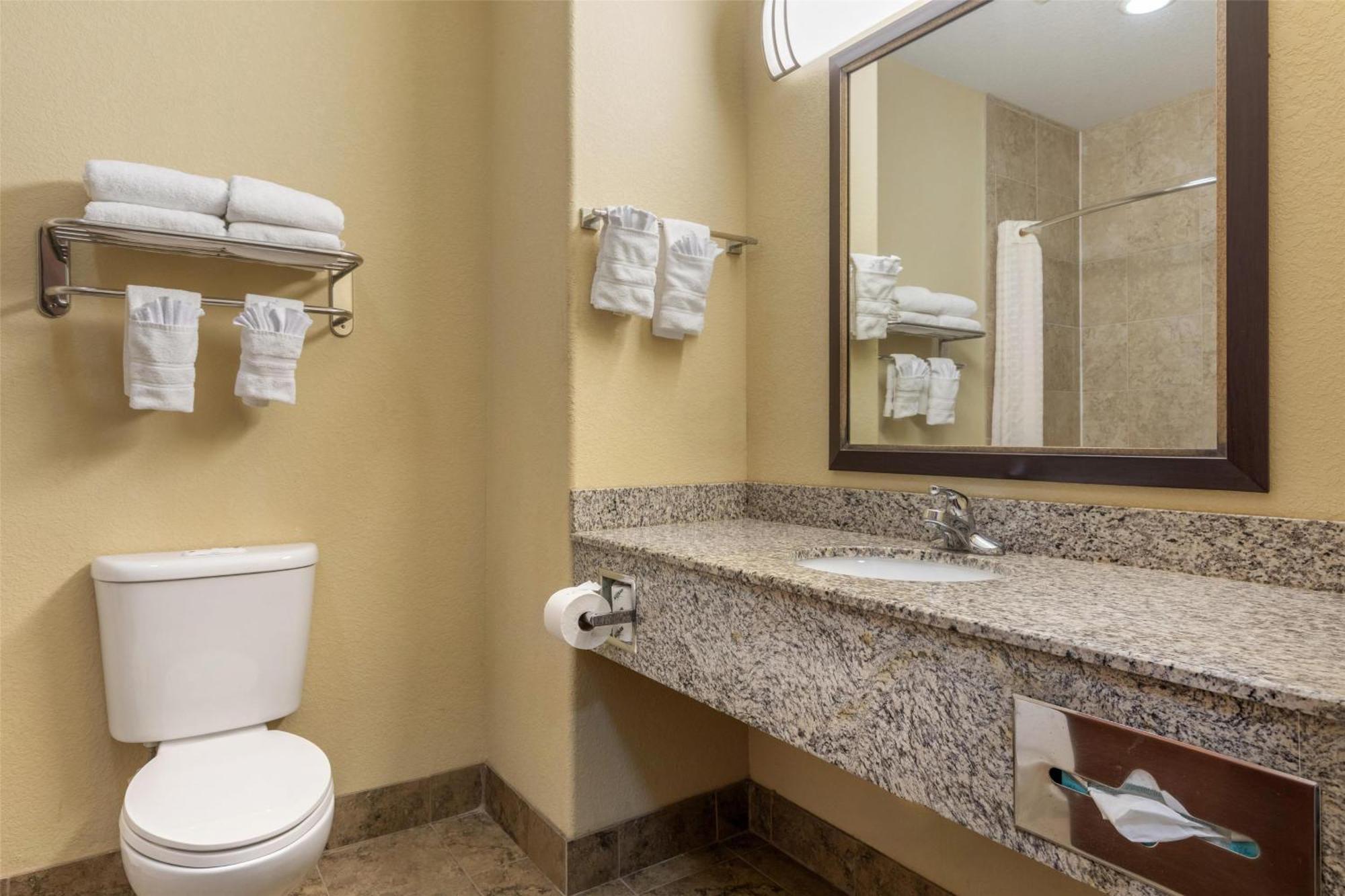 Queen Room with Two Queen Beds - Non-Smoking,1679581021:JPEG