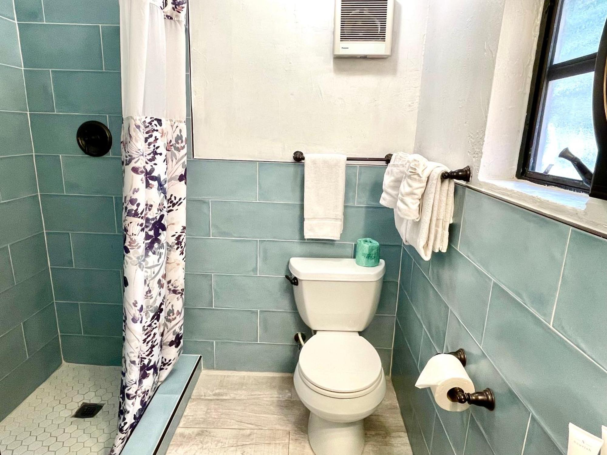 Cottage King Bed,1679617998:JPEG