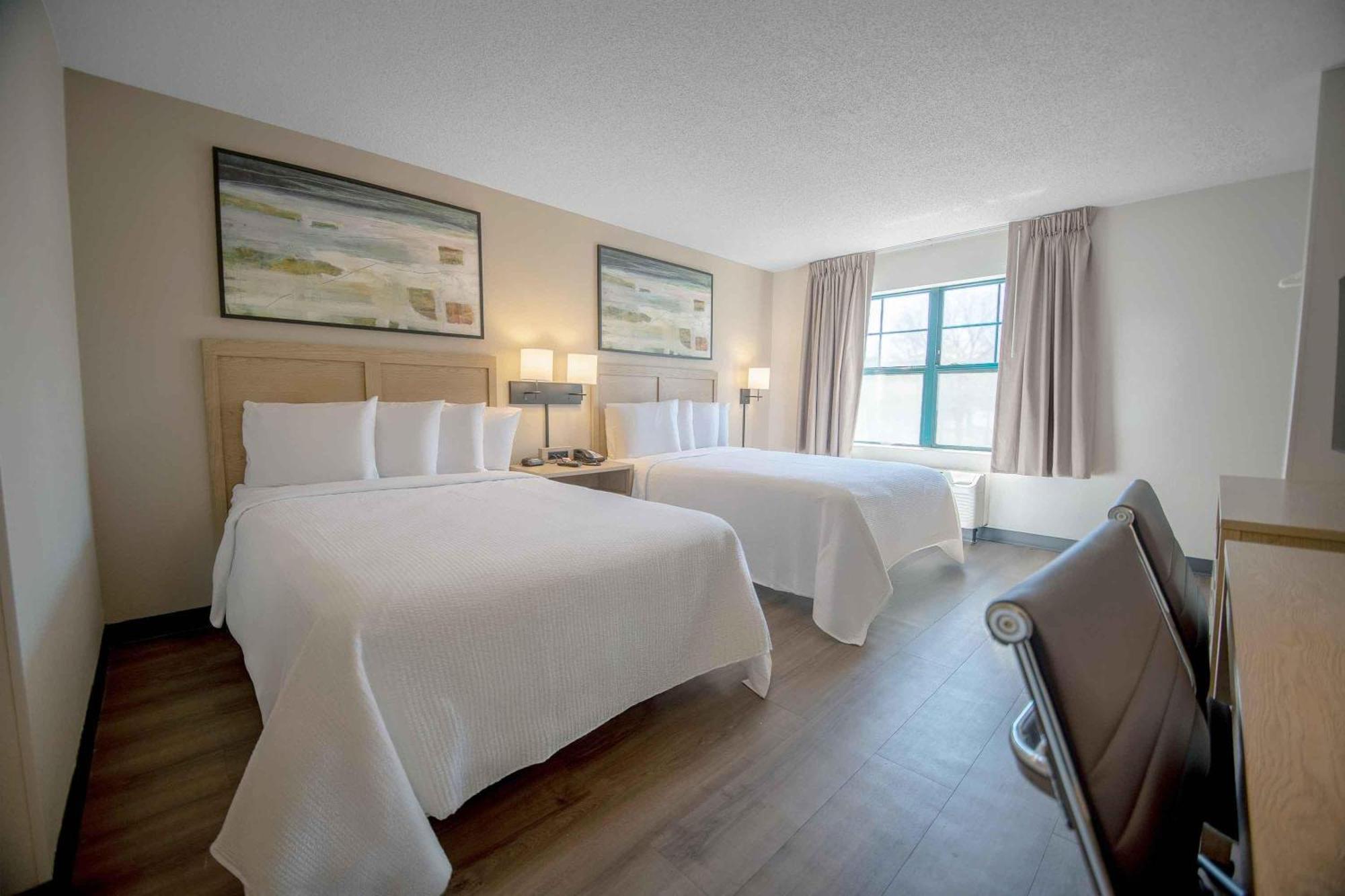 Premium Studio with 2 Queen Beds - Non-Smoking