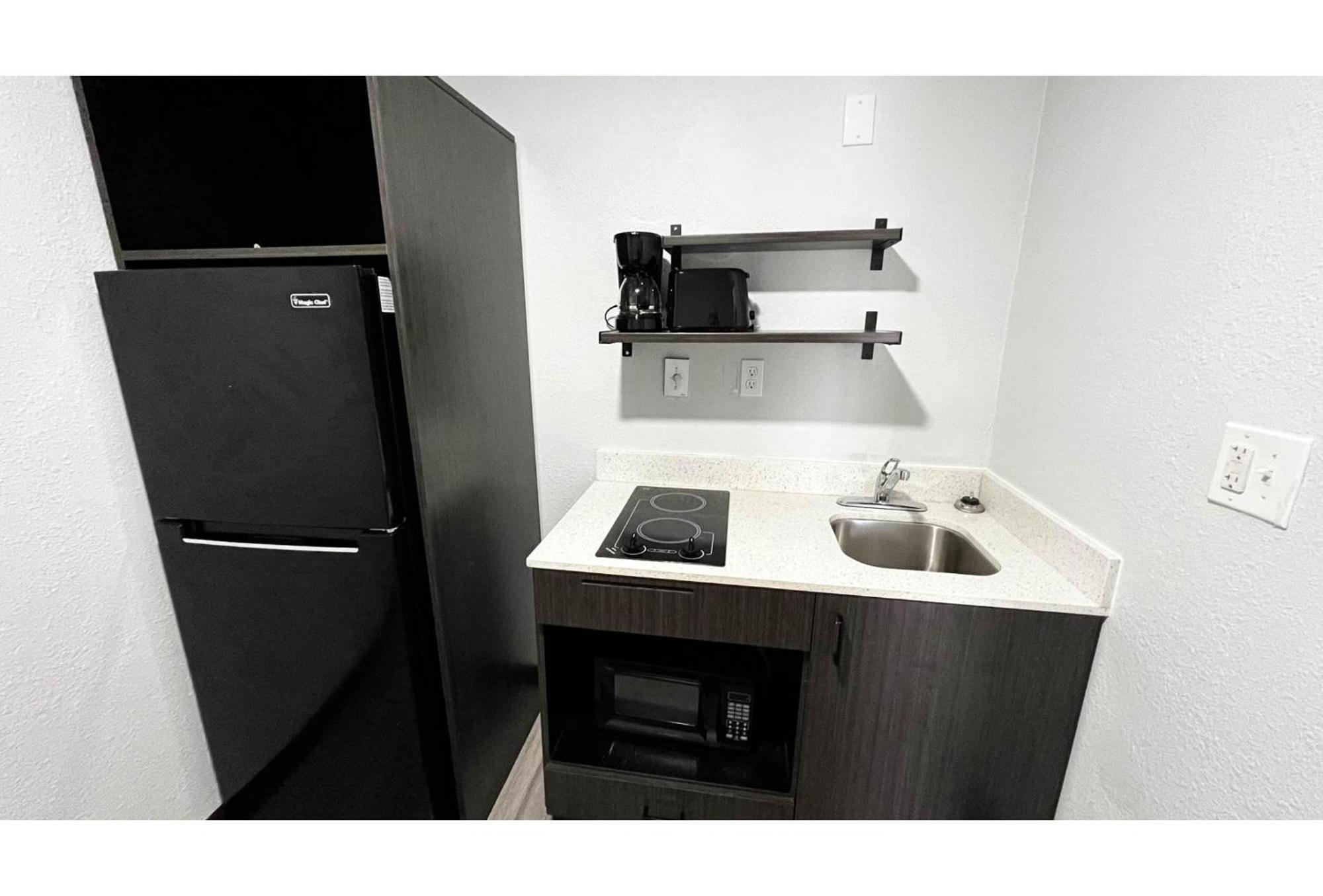 Classic Quadruple Room - Non-Smoking,1685070448:JPEG