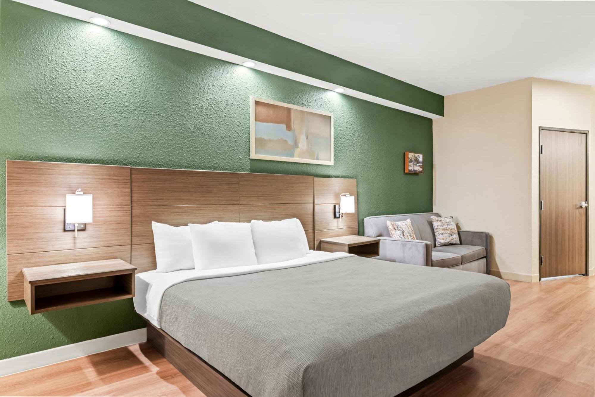 King Suite with Sofa Bed - Non-Smoking