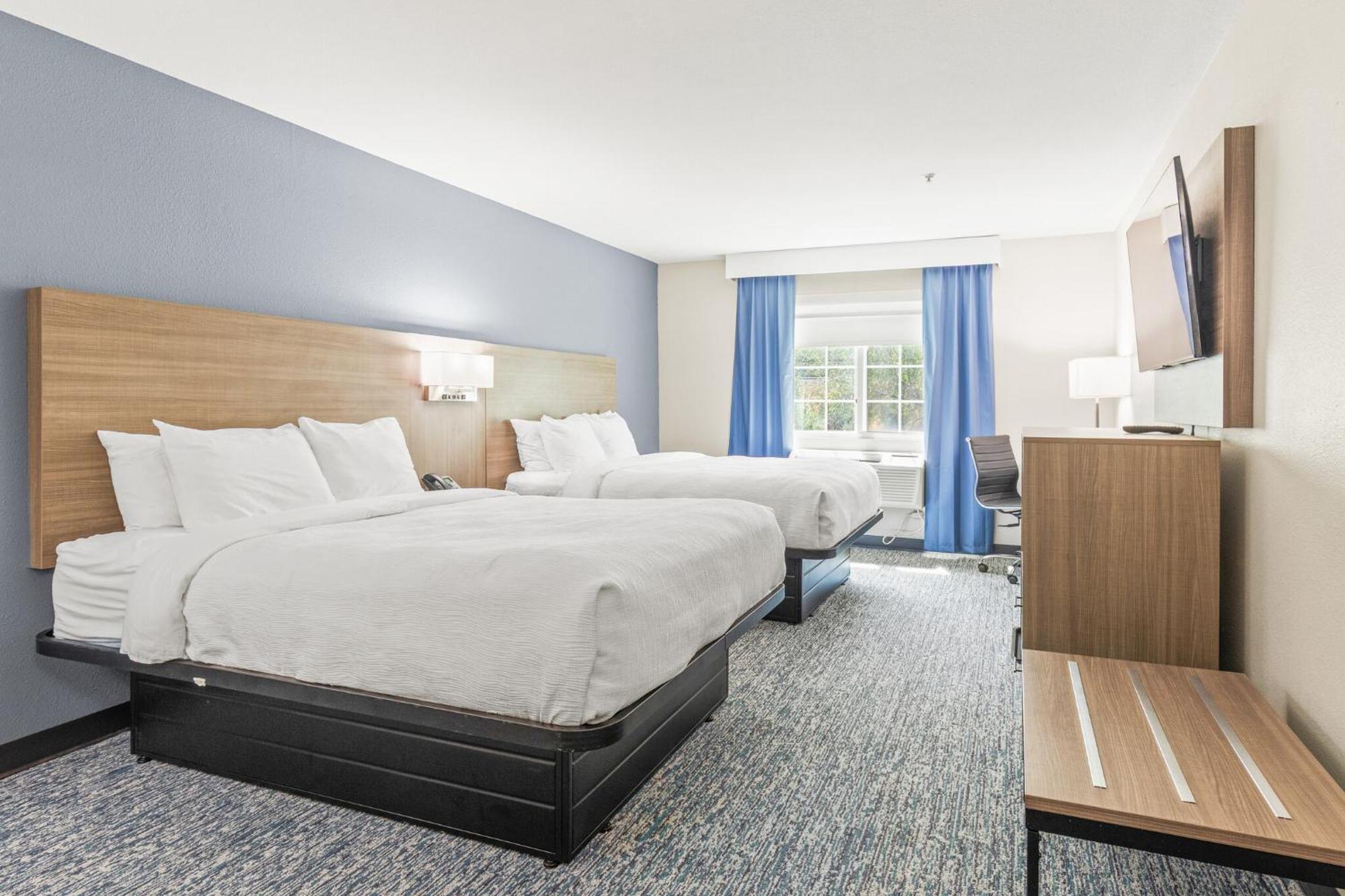 Queen Room with Two Queen Beds and River View - Non-Smoking,1697863113:JPEG