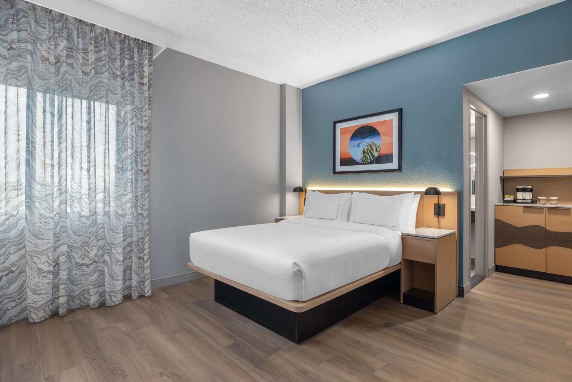 Queen Room