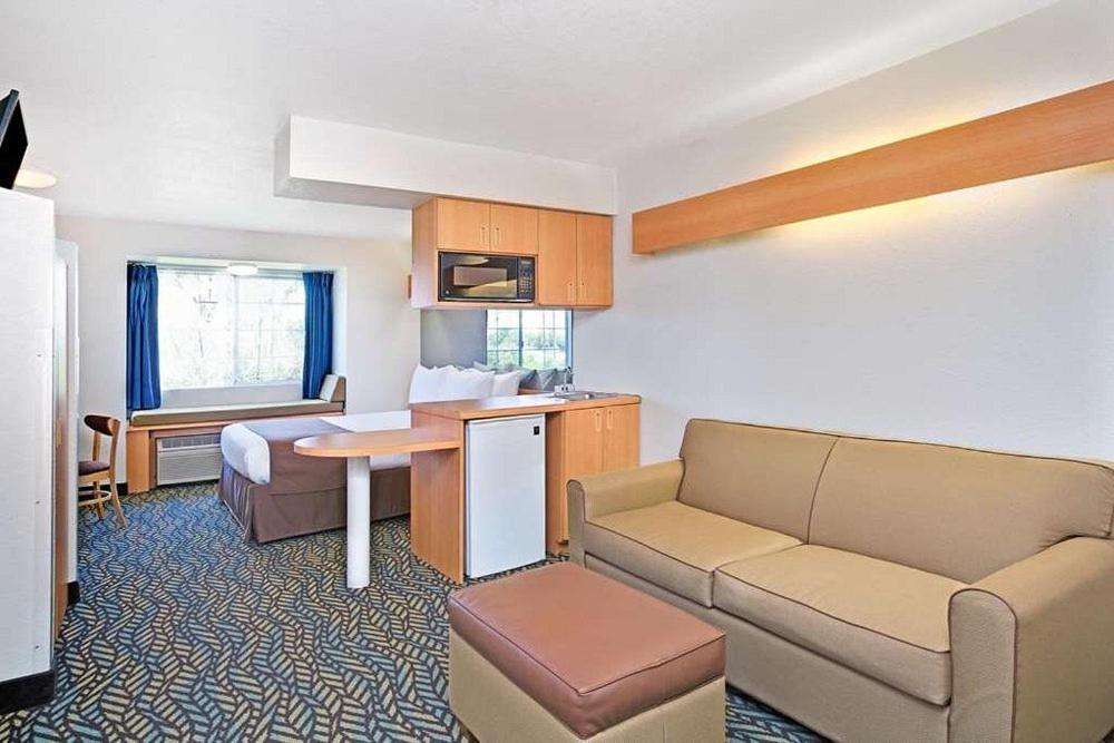 Queen Suite Sofa-bed Non-Smoking,703129084:JPEG