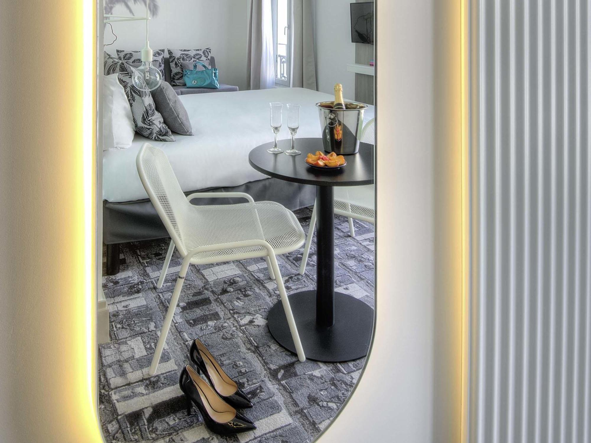 Queen Room with Sofa Bed,1704997687:JPEG