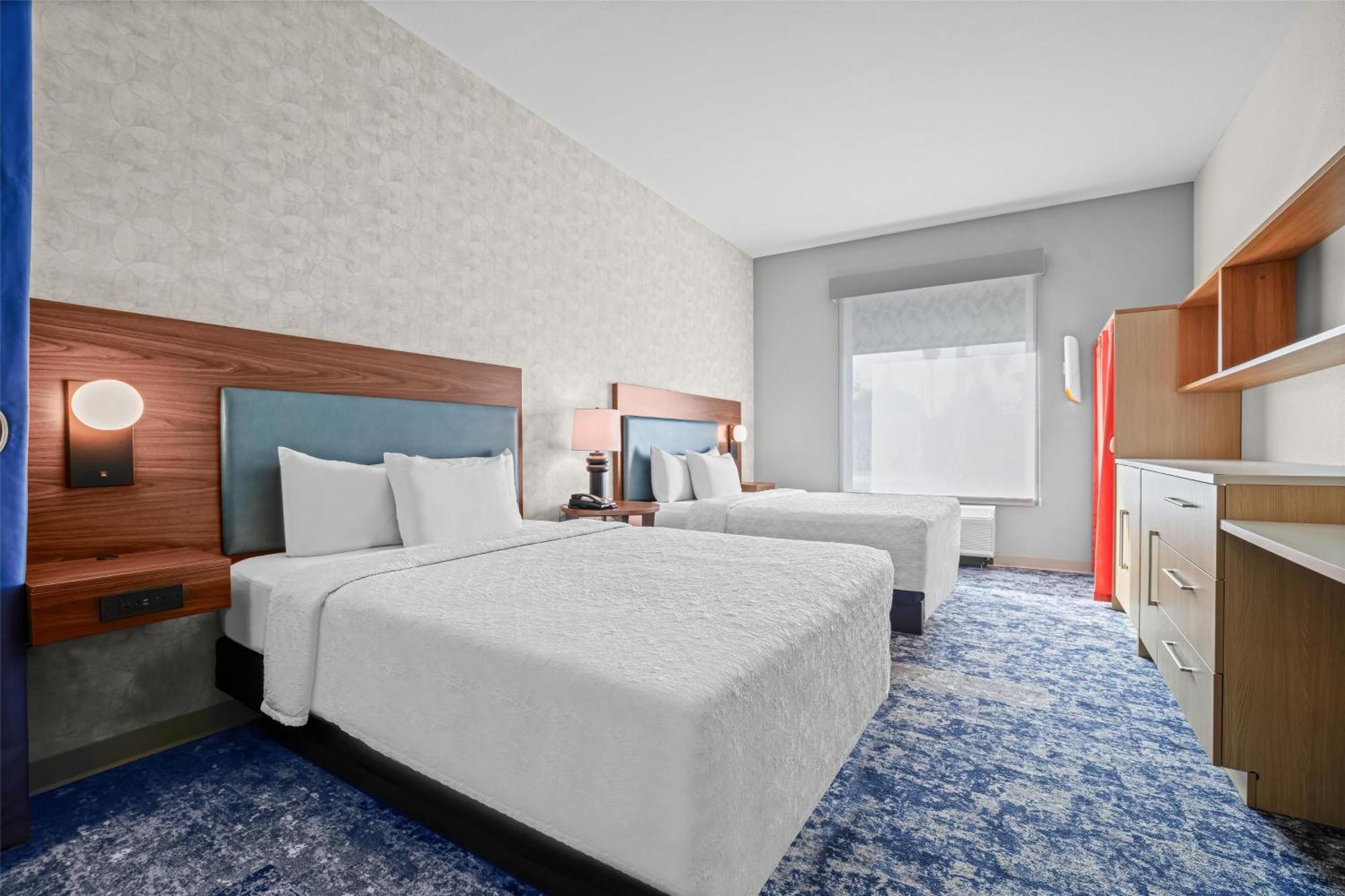 Queen Studio with Two Queen Beds - Non-Smoking