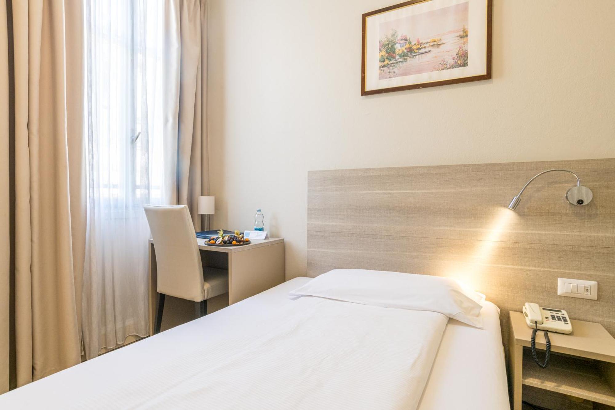 Single Room,1722902019:JPEG