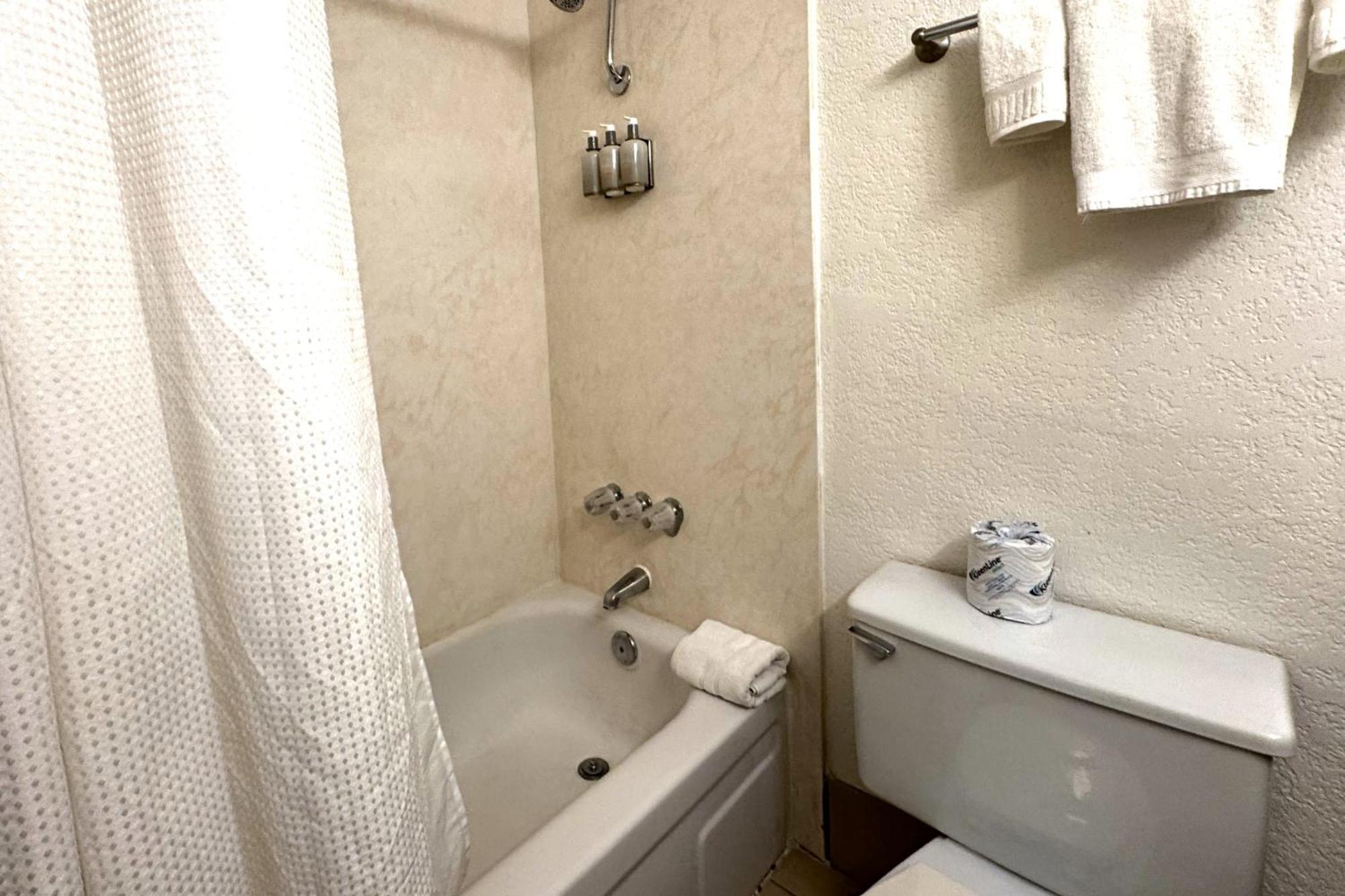 Standard King + FREE $5 in slot play & $10 in table games match play,1722902686:JPEG