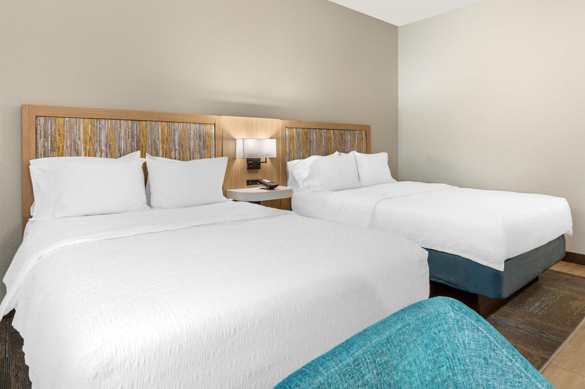 Room with Two Queen Beds - Non-Smoking