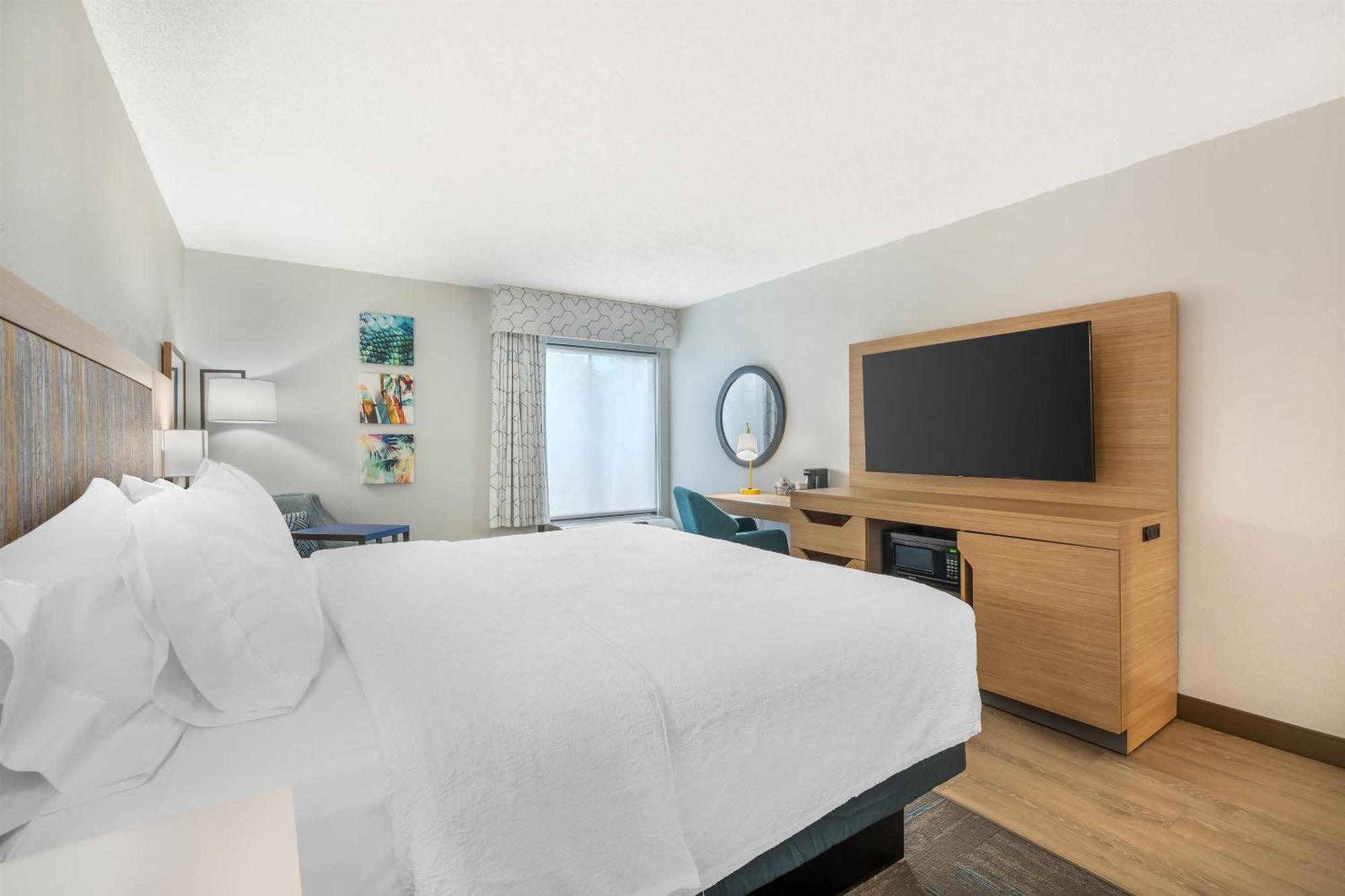 King Room with King Bed - Non-Smoking,1722911846:JPEG