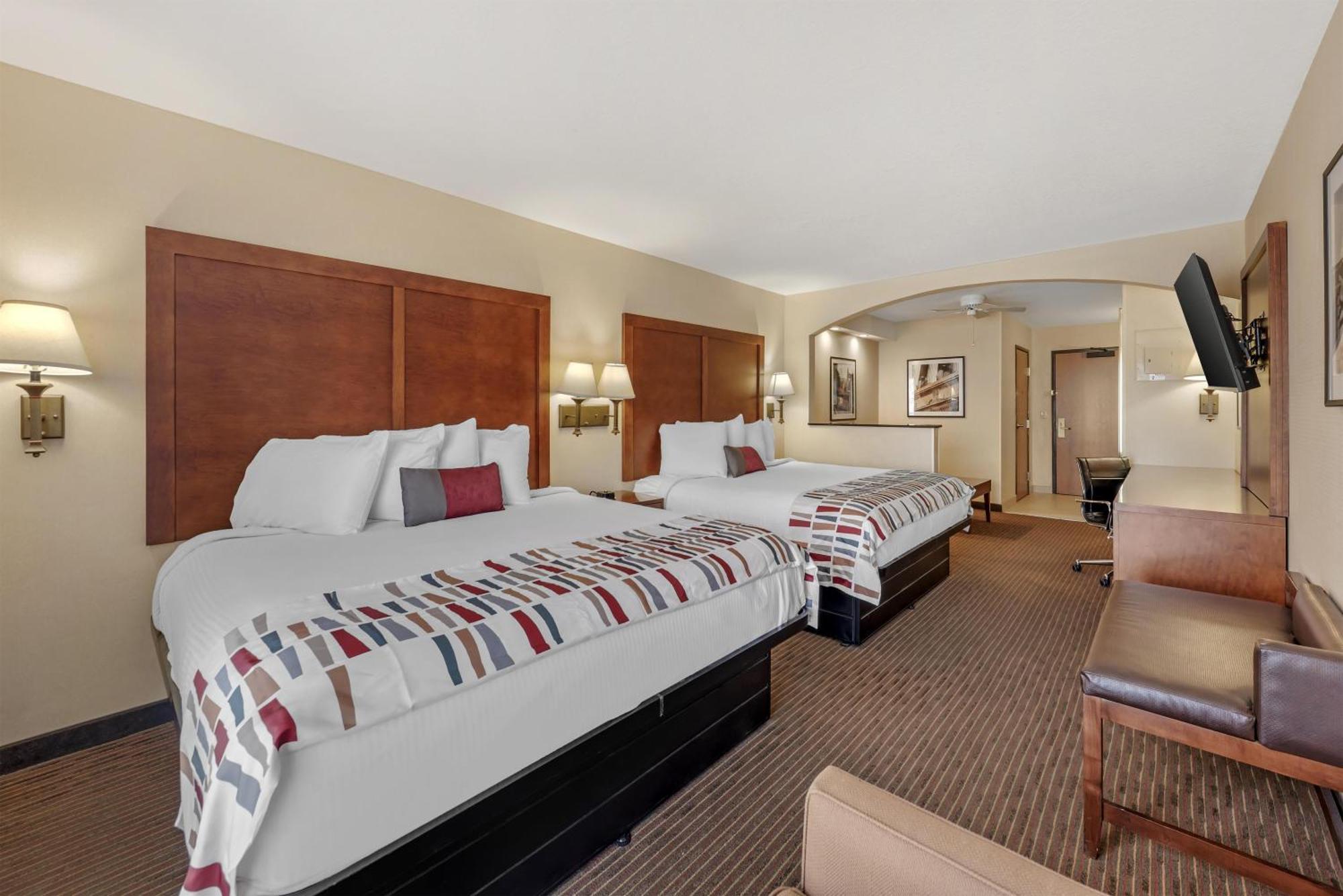 King Suite Two King Beds Non smoking,1739400500:JPEG