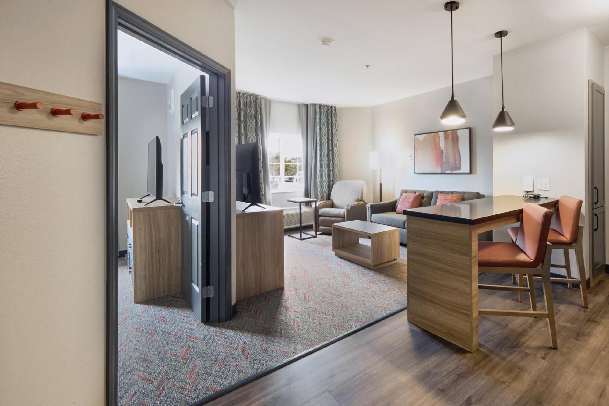 One-Bedroom Queen Suite with Sofa Bed - Non-Smoking